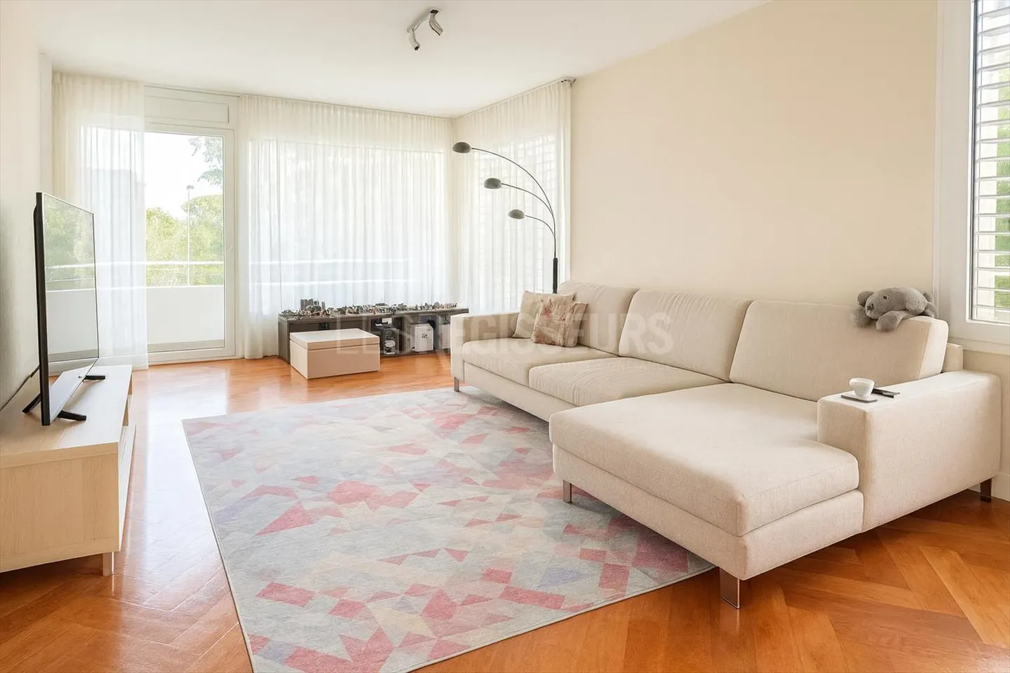 5-room apartment - Photo 1 of 7