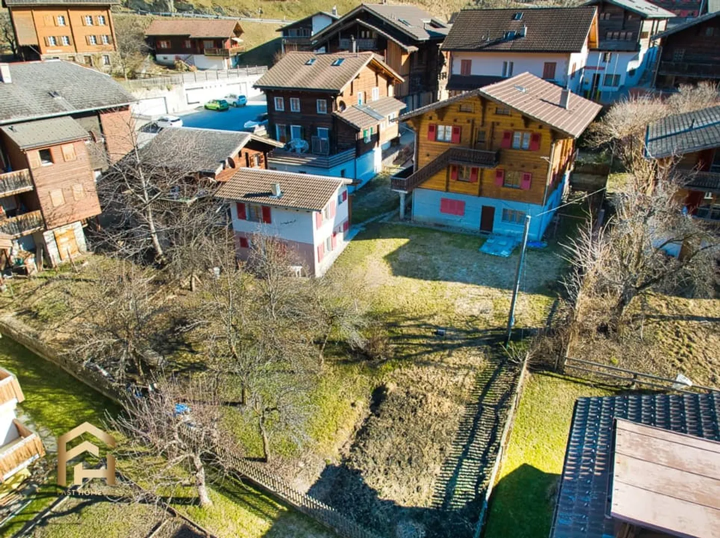 Attrayante maison multifamiliale avec potentiel d'aménagement à Grengiols - Photo 1 sur 13