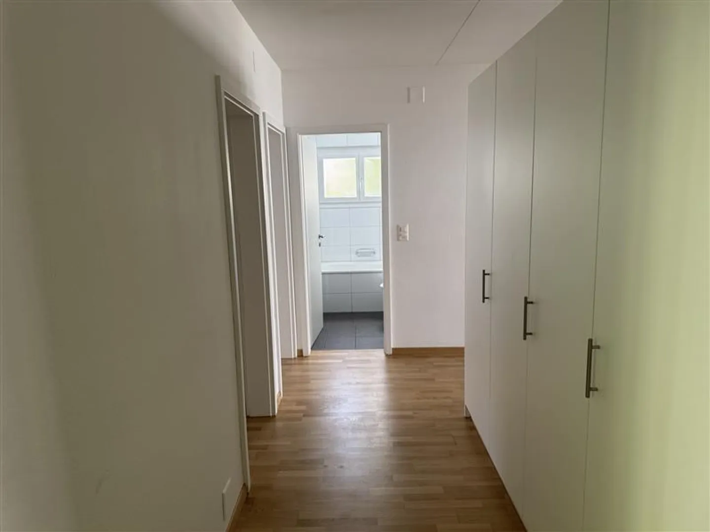 Charming Apartment in Quiet Area - Photo 4 of 7