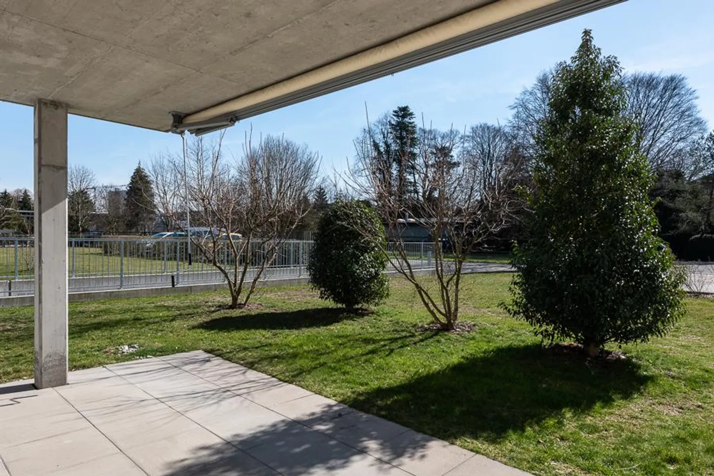 Goditi la serata sulla terrazza coperta - Foto 10 di 11