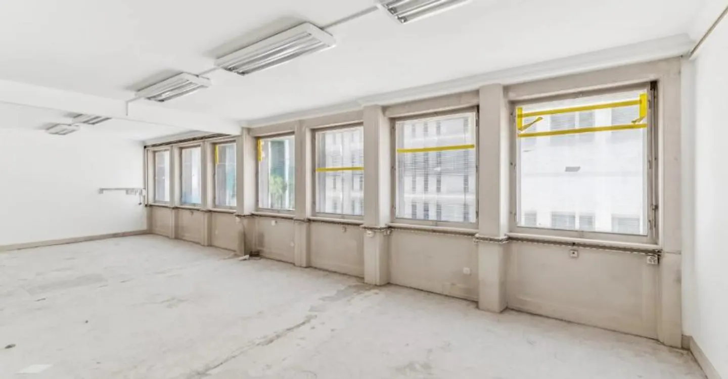 Offices at Place de la Fusterie - Photo 3 of 5