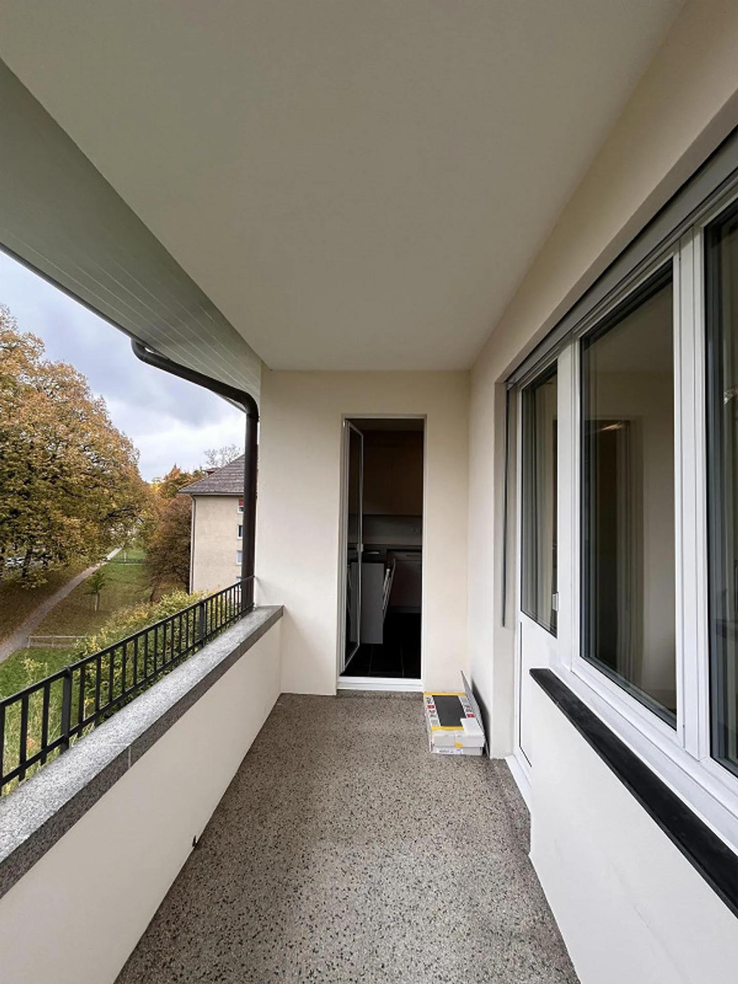 Appartement 3 pièces rénové dans le quartier Elfenau pour première location - Photo 3 sur 20