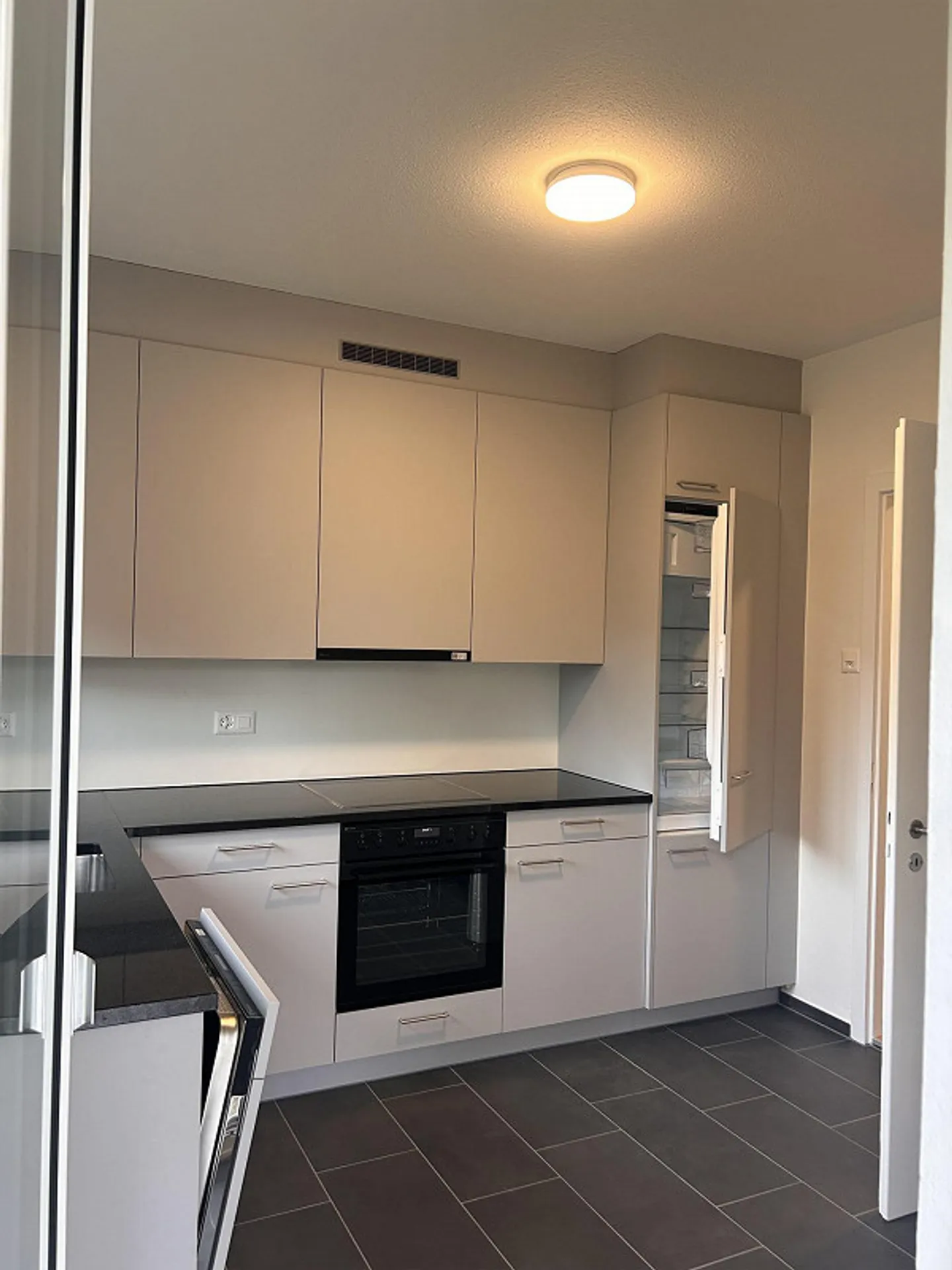 Appartement 3 pièces rénové dans le quartier Elfenau pour première location - Photo 4 sur 20