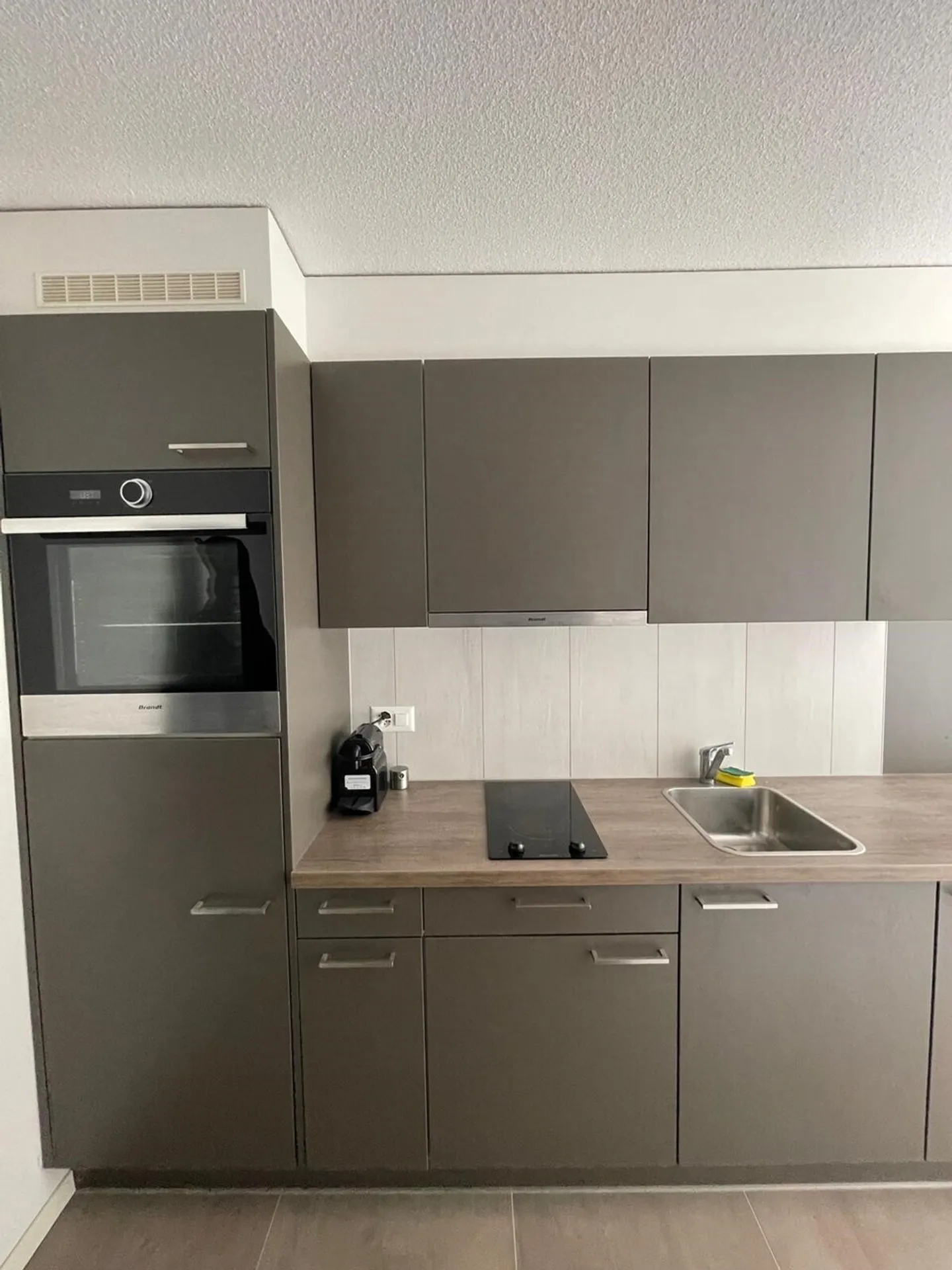 Möbliertes Studio im Erdgeschoss - Ch. des Diablerets 2 - 1012 Lausanne - Foto 3 von 5