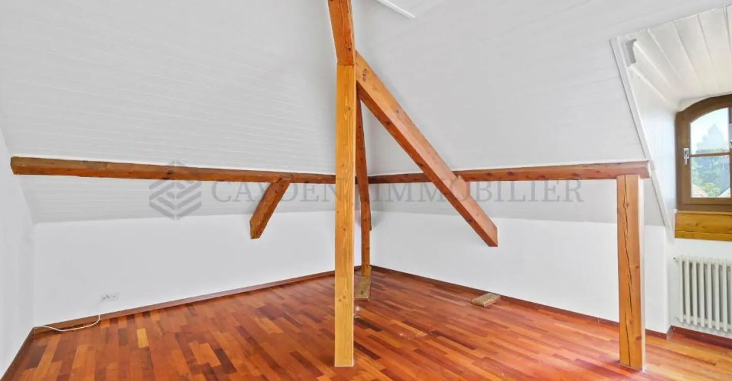 Schöne 7-Zimmer-Wohnung in einer charmanten Residenz - Foto 6 von 11