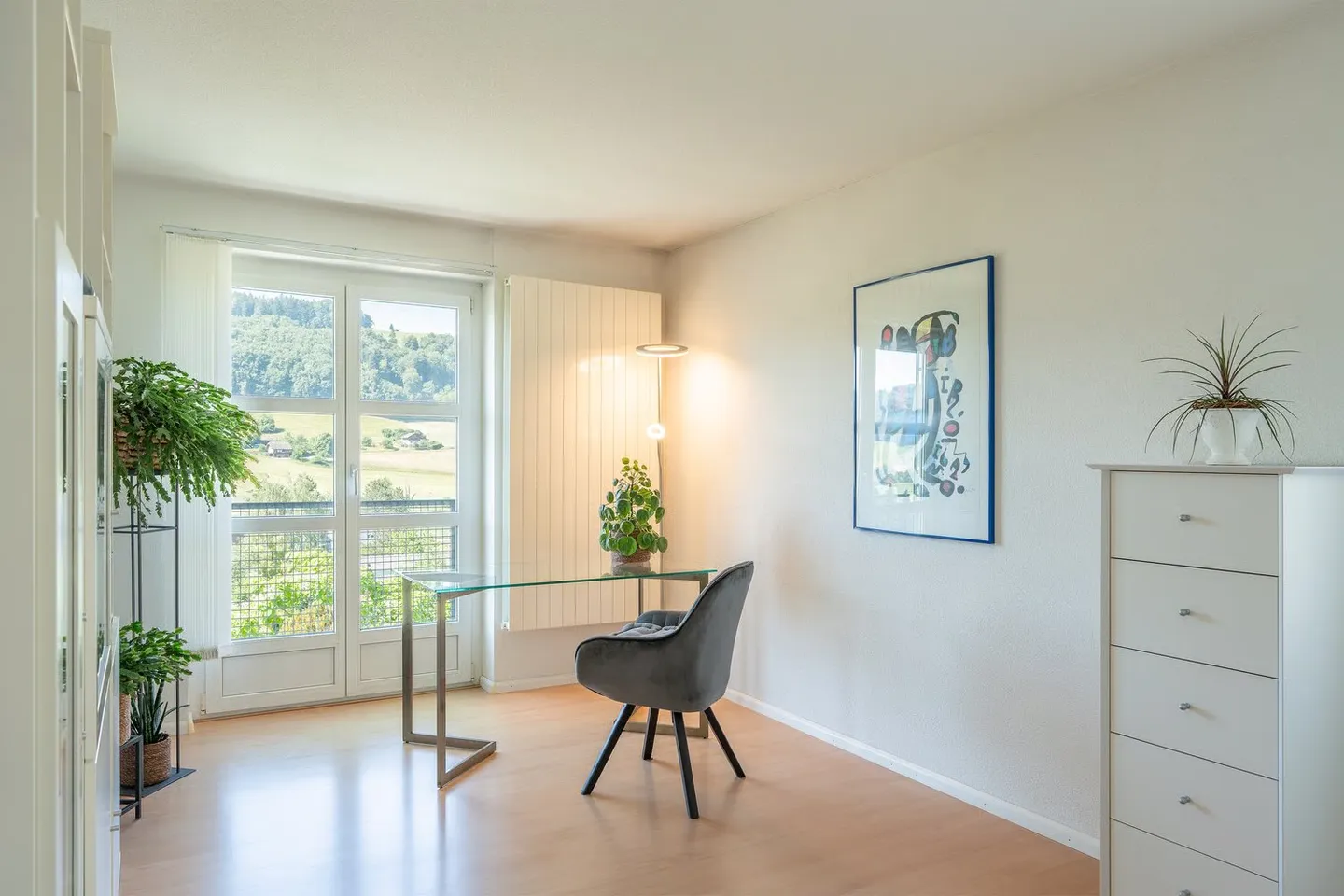 Sunny Side with Alpine View: Your New Home in an Absolutely Prime Location - Photo 3 of 11