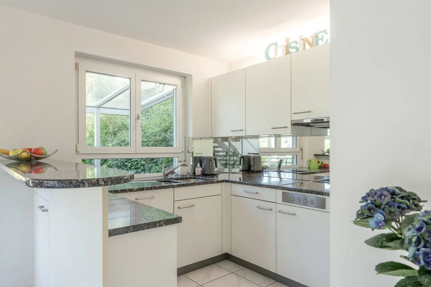 Sunny Side with Alpine View: Your New Home in an Absolutely Prime Location - Photo 7 of 11