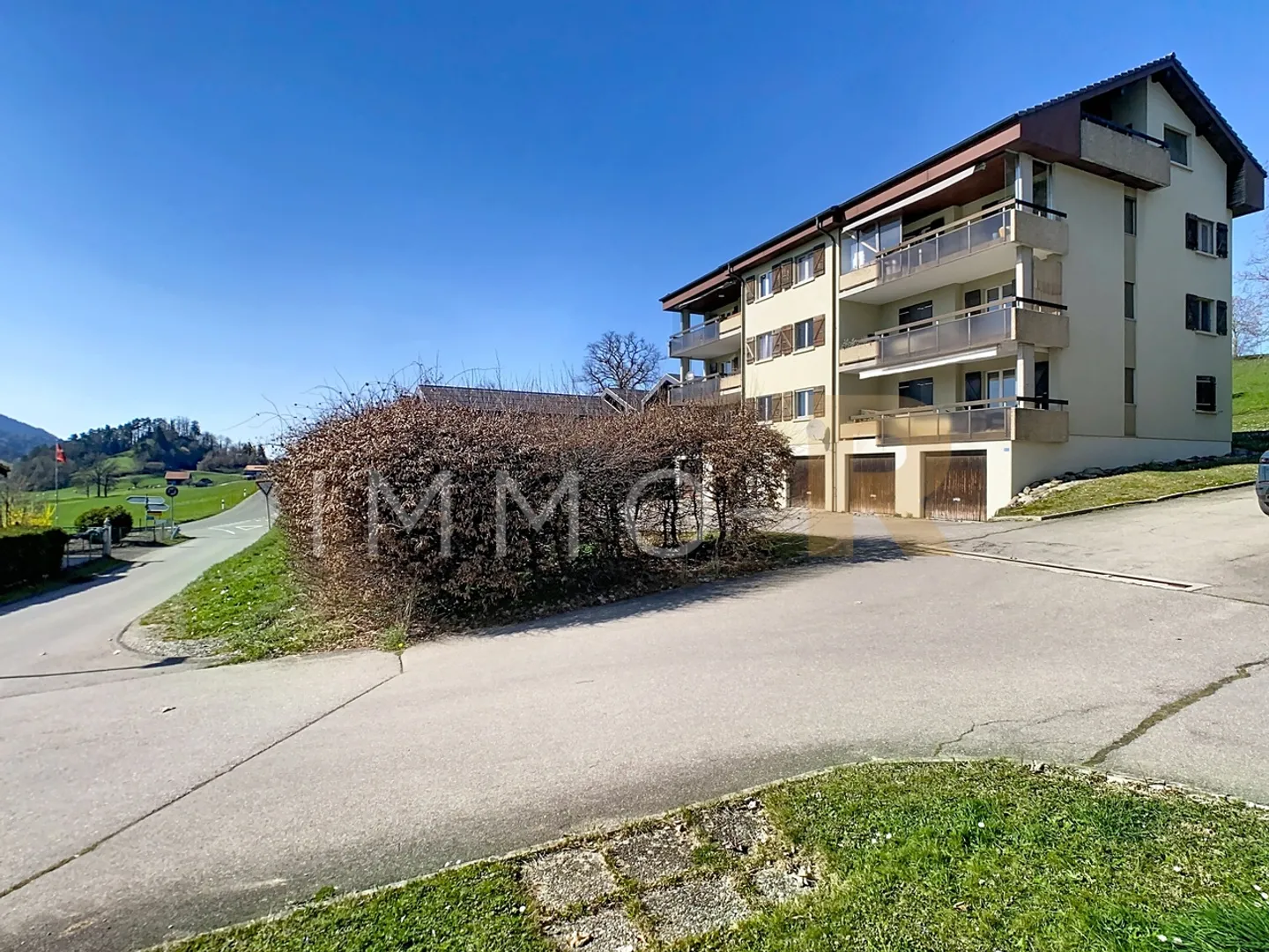 Magnificent 3.5-room apartment completely renovated - Photo 2 of 12