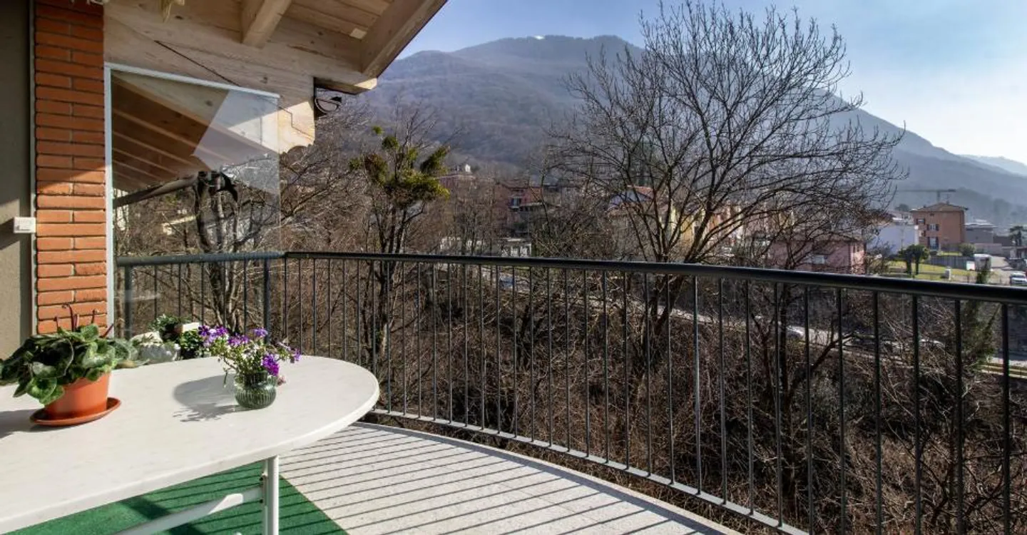 Appartamento mansardato luminoso - Foto 6 di 8