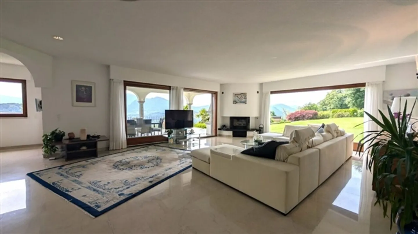 Élégance et intimité à quelques minutes de Lugano - Villa avec terrasse panoramique - Photo 2 sur 19