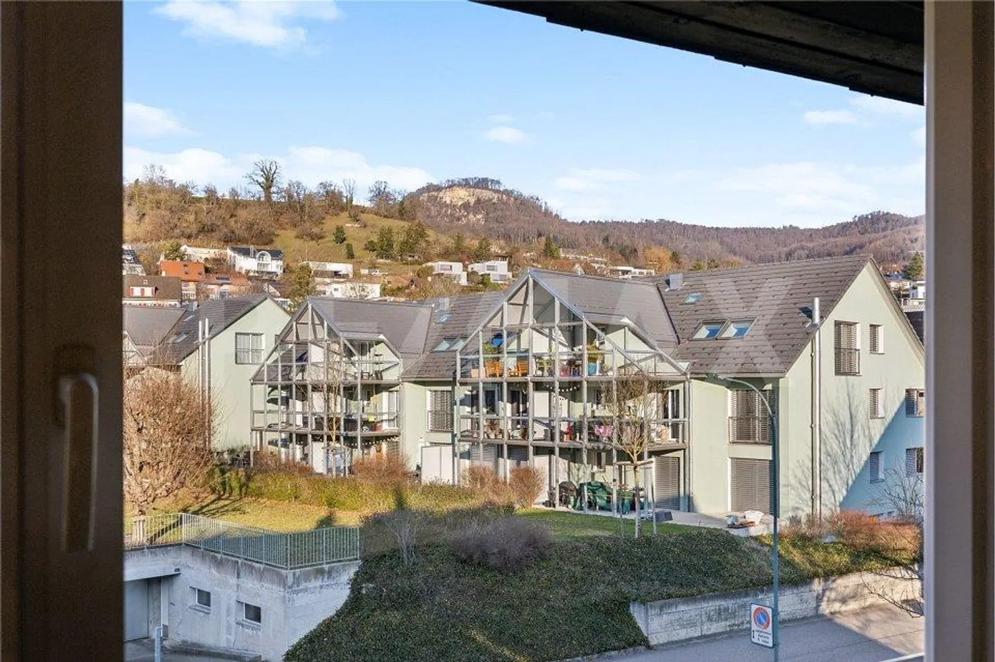 Charmante Dachwohnung mit Traumhaftem Ausblick - Foto 9 von 13
