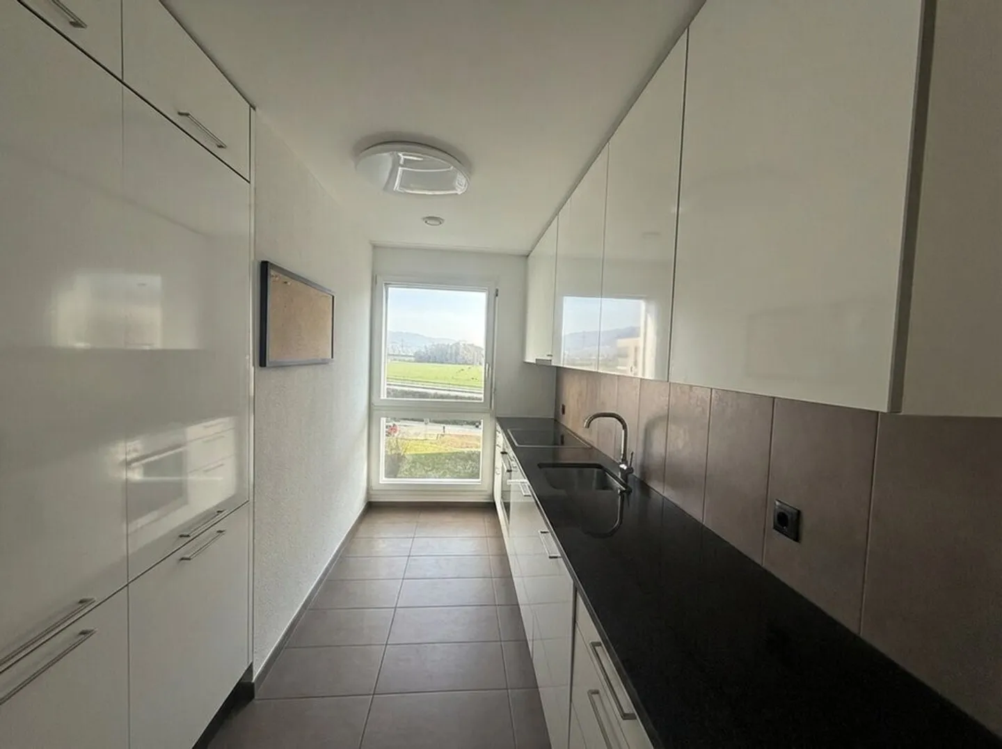 Beautiful 3.5-room apartment with a large balcony - Photo 2 of 9