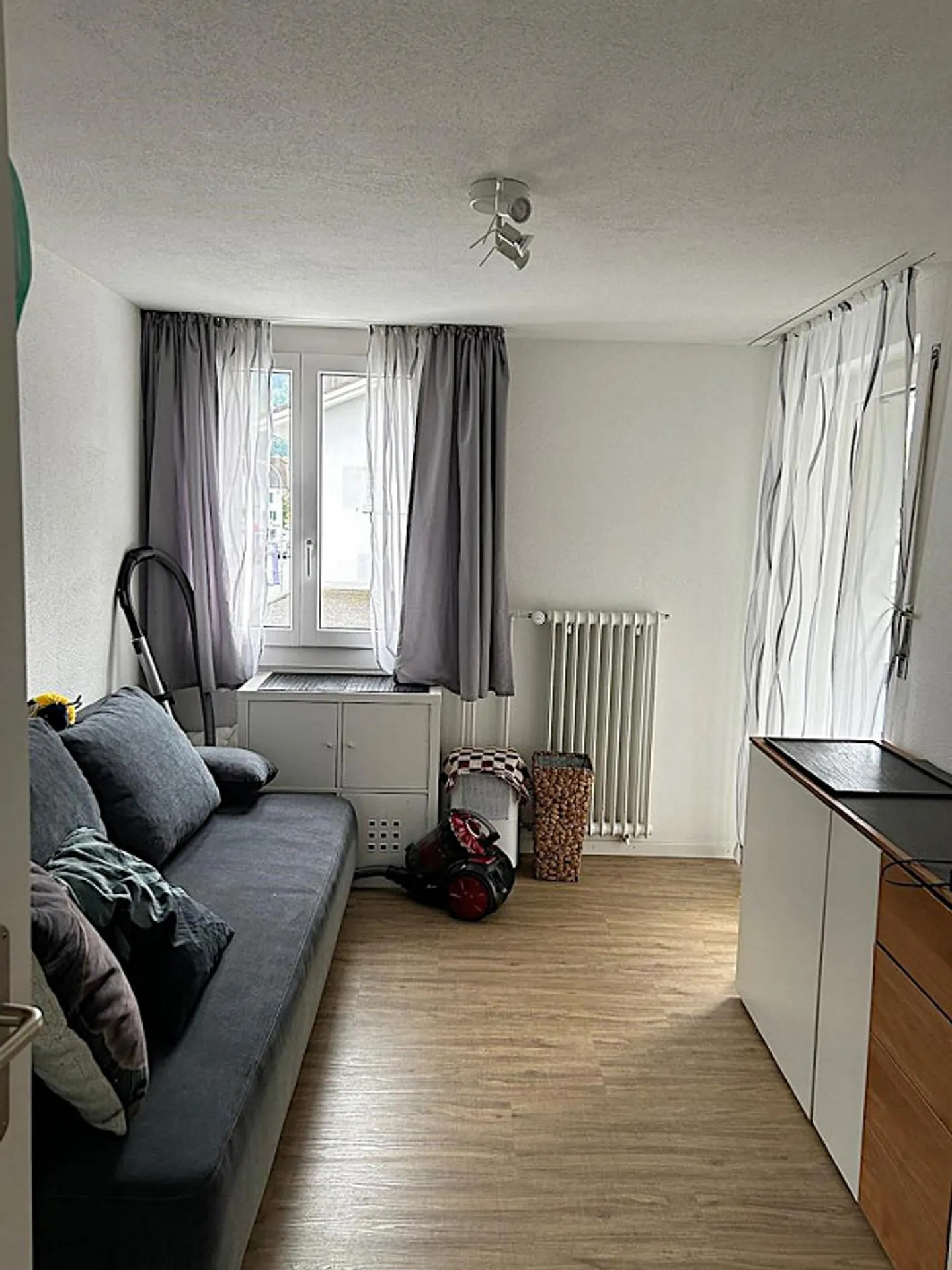 Appartamento di 4,5 stanze centrale - Foto 3 di 8