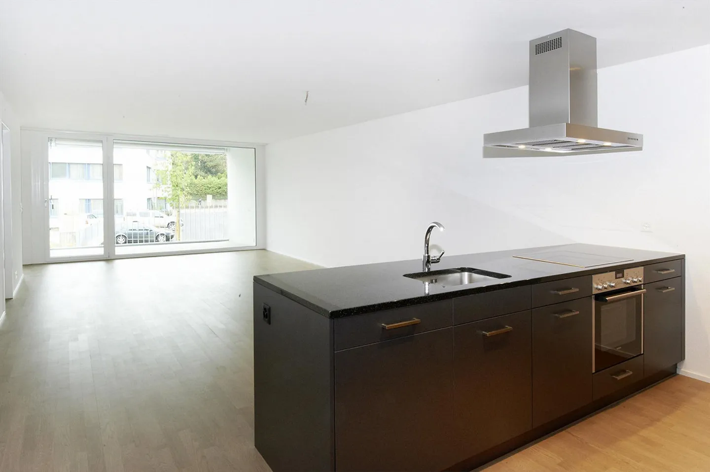 Modern apartment near the train station in Lenzburg! - Photo 2 of 4