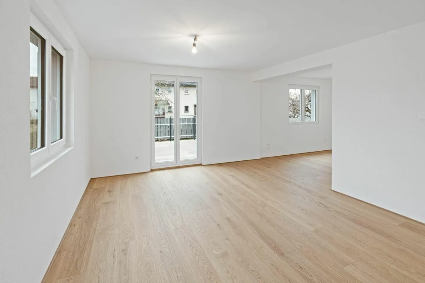 Doppeleinfamilienhaus an ruhiger, sonniger Lage in Widnau - komplett kernsaniert - Foto 2 von 19