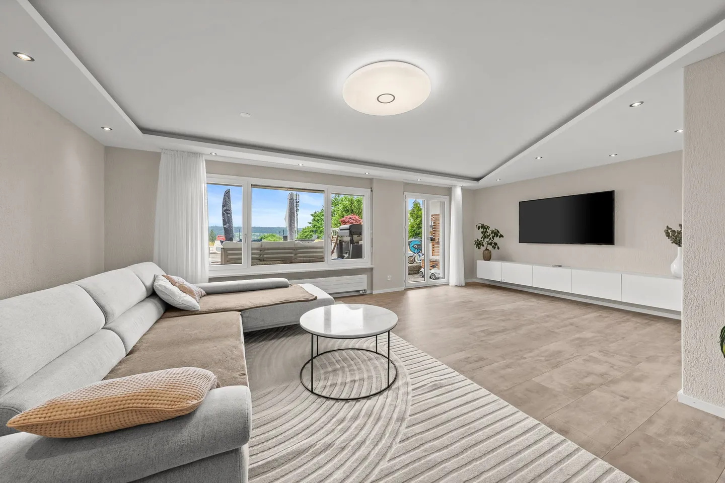 Family-Friendly Terrace House - Photo 2 of 11