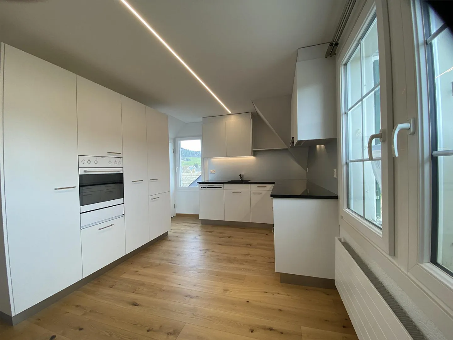 renovierte Dachwohnung an schöner Aussichtslage - Foto 9 von 11