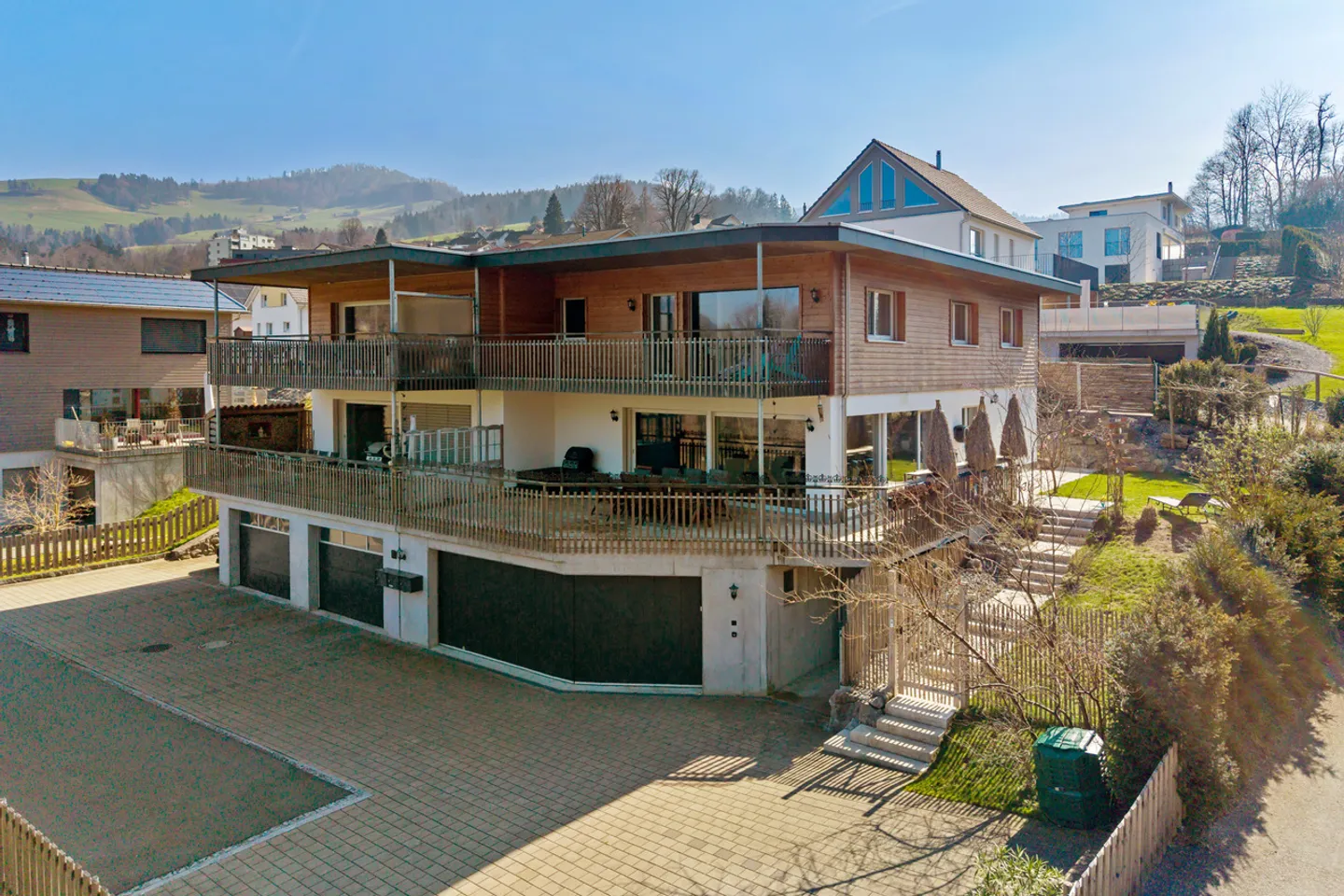 Living close to nature - living modern - Photo 1 of 8