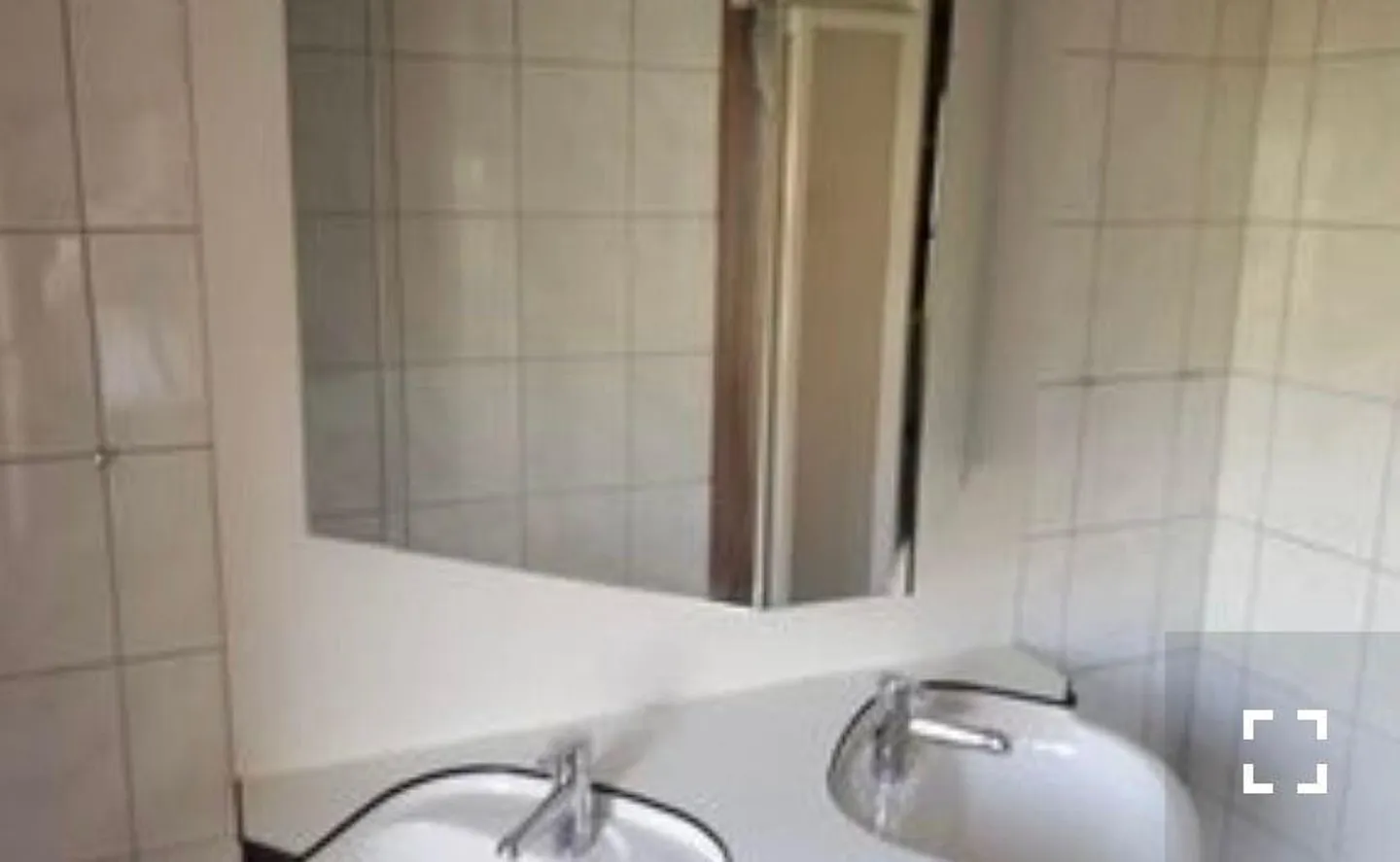 Grande appartement de 3,5 pièces avec balcon dans un environnement verdoyant - Photo 13 sur 15