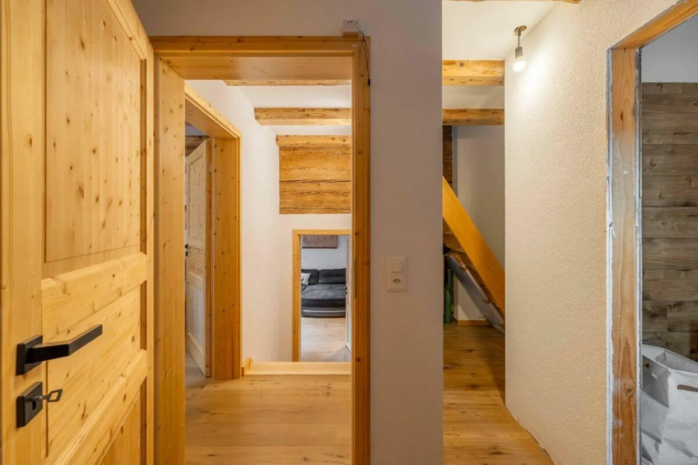 Maison de 5,5 pièces partiellement rénovée à vendre - Photo 10 sur 25
