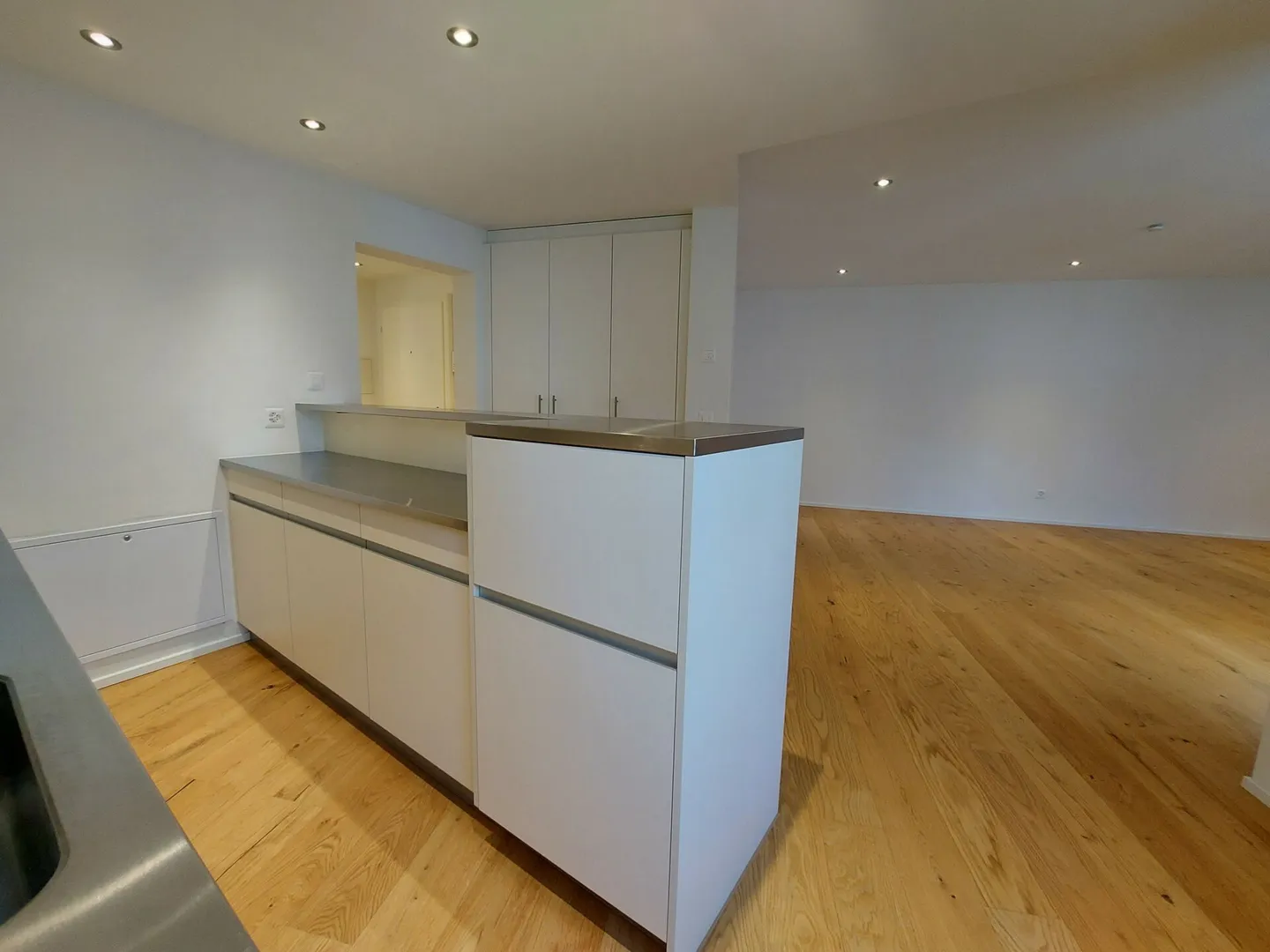 Bright Old Town Apartment with Balcony - Photo 3 of 17