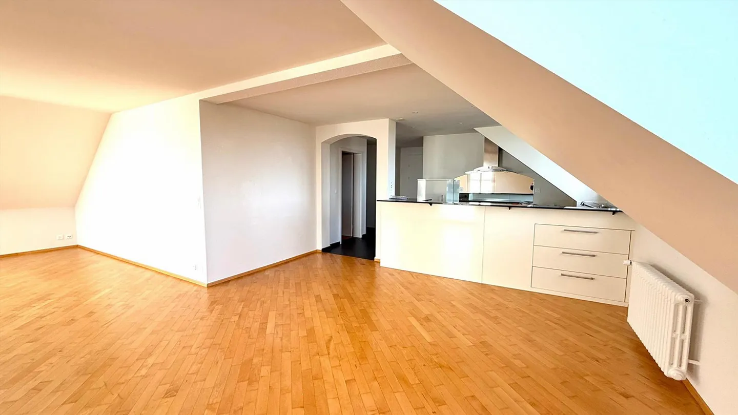 Spazio abitativo sopra i tetti di Berna - moderno attico di 3,5 stanze con vista - Foto 3 di 13