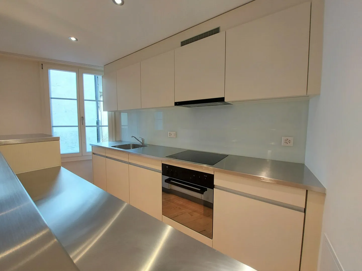 Bright Old Town Apartment with Balcony - Photo 4 of 17