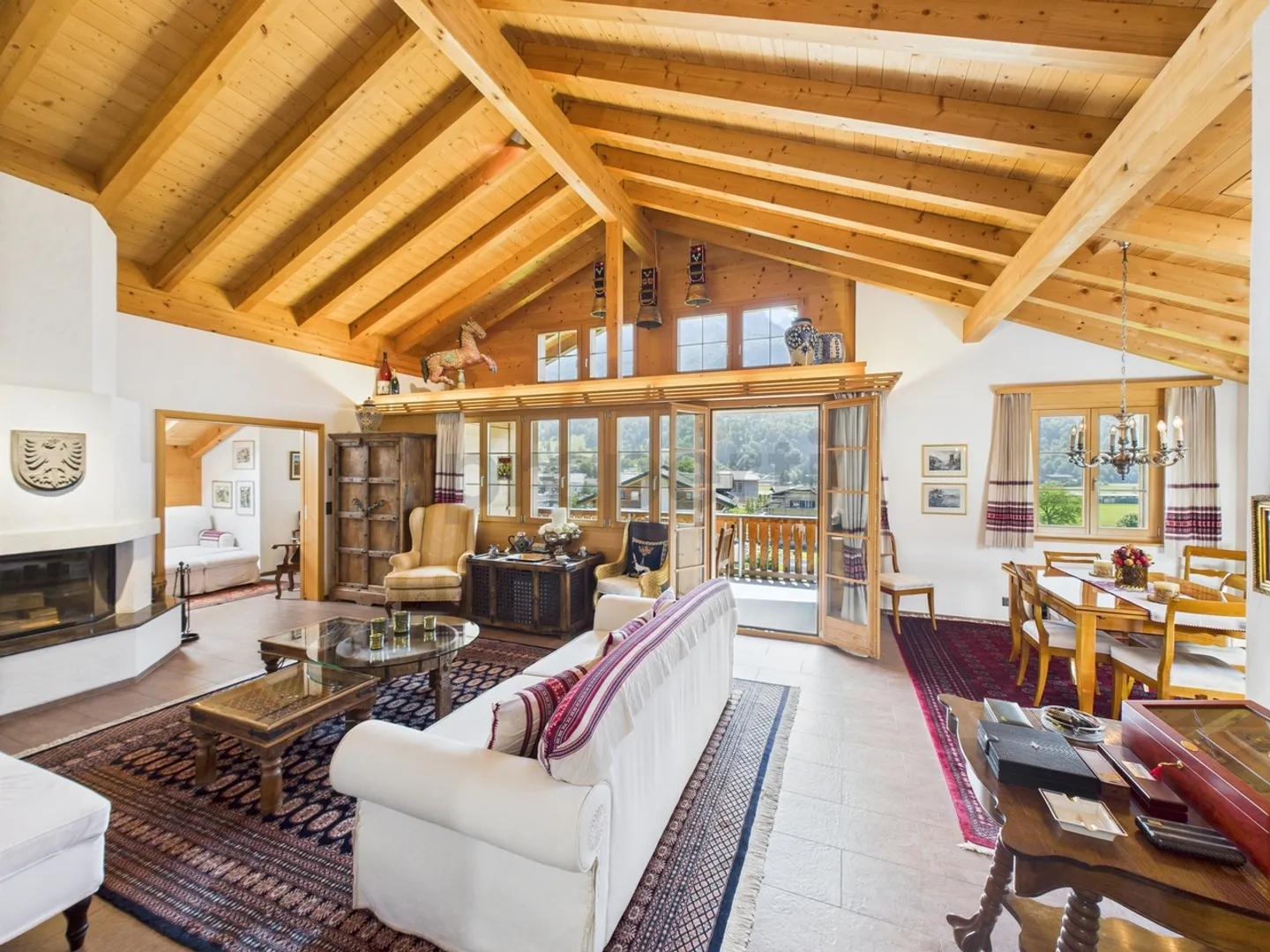 Luxuriöse und elegante 6.5-Zimmer Dachwohnung in Meiringen - Foto 1 von 12
