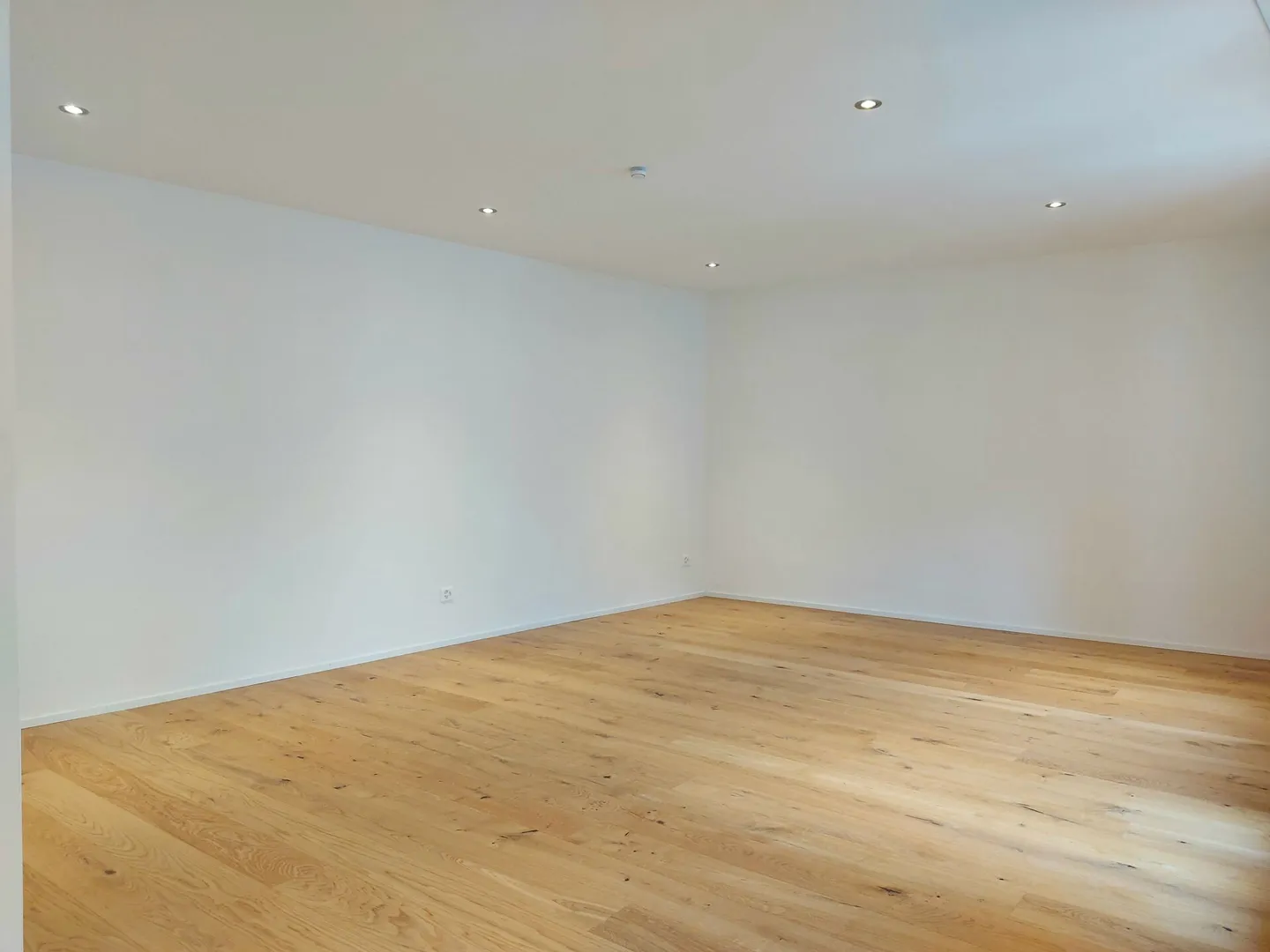 Bright Old Town Apartment with Balcony - Photo 7 of 17