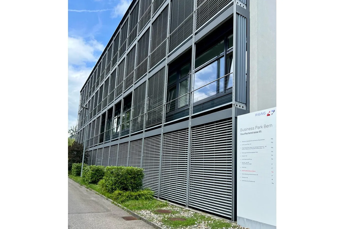 Office Happiness in Business Park Bern - Photo 2 of 9