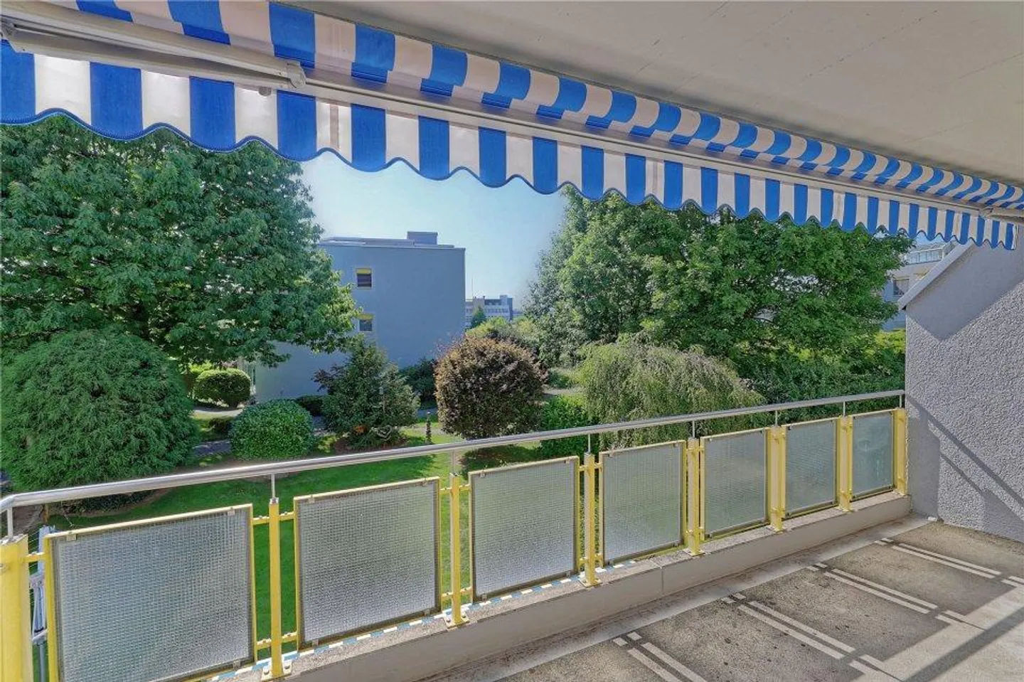 Exclusive, sunny 4½ (5½) room attic maisonette apartment with large terrace - Photo 7 of 13