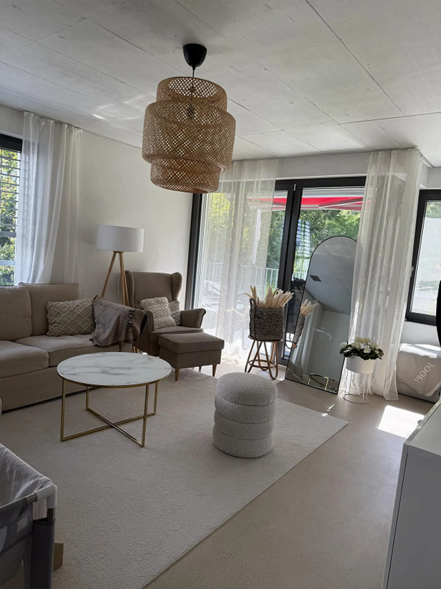 Top Moderne 4.5 Zimmer-Wohnung mit Rhein- + Weitsicht - Foto 9 von 11