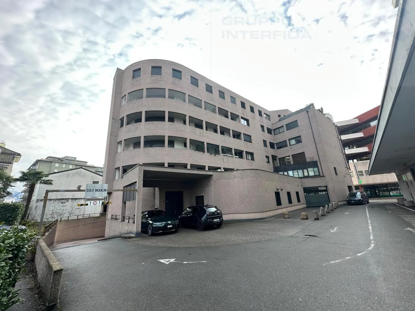 APPARTEMENT CONFORTABLE 2.5 PIÈCES MEUBLÉ AVEC BALCON - Photo 2 sur 15