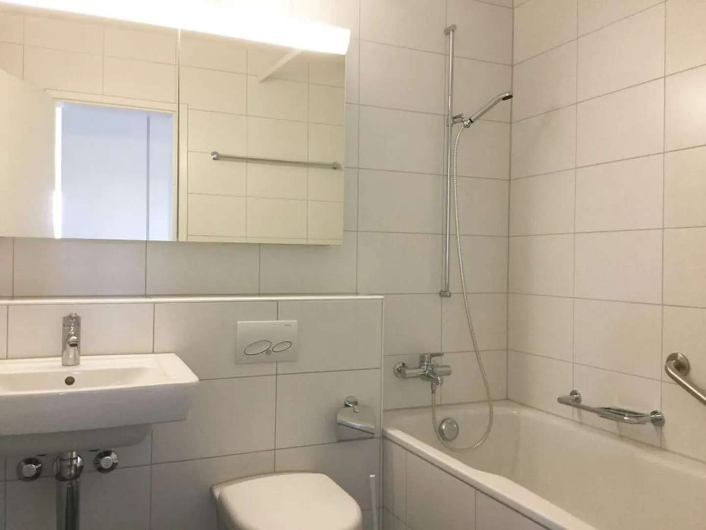 2-Zimmer-Wohnung an zentraler Lage zu vermieten - Foto 3 von 3