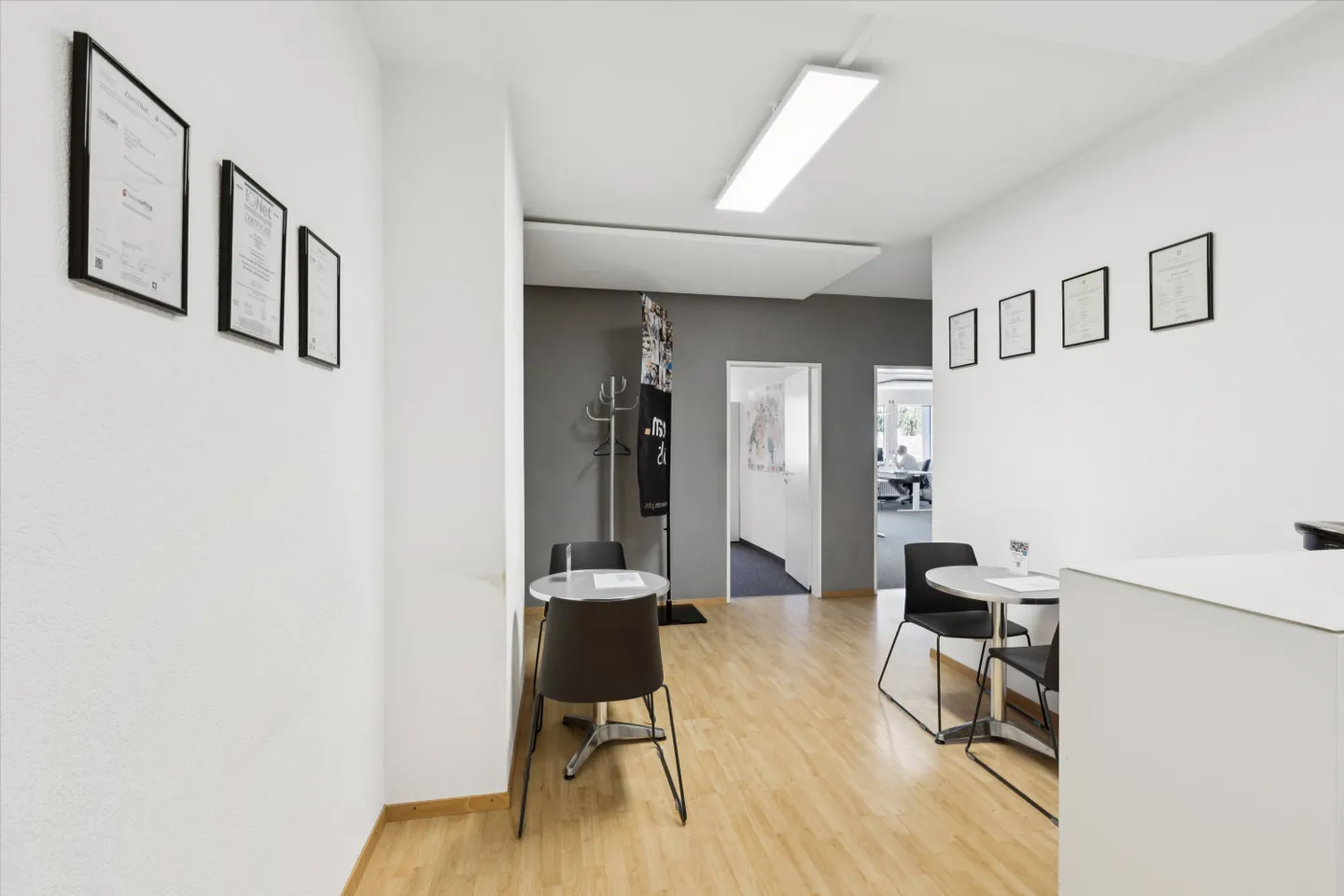 Spazio commerciale in una posizione centrale nel cuore di Biel! - Foto 6 di 9