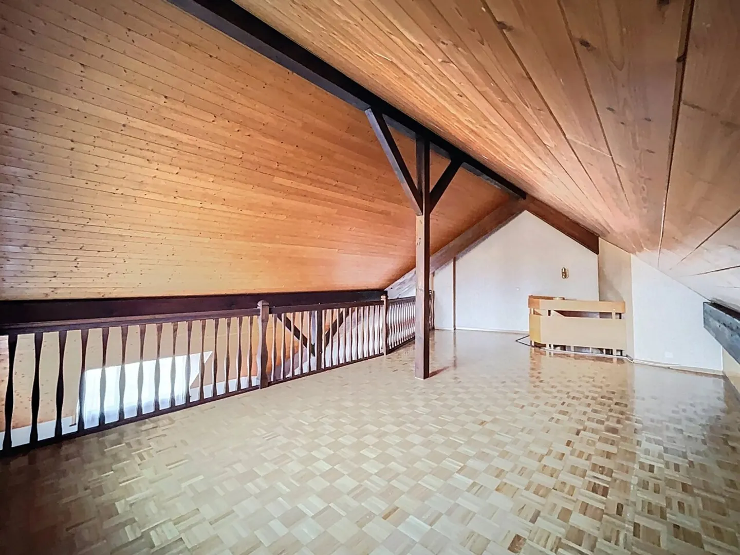 Attic duplex with beautiful volumes - Photo 7 of 10