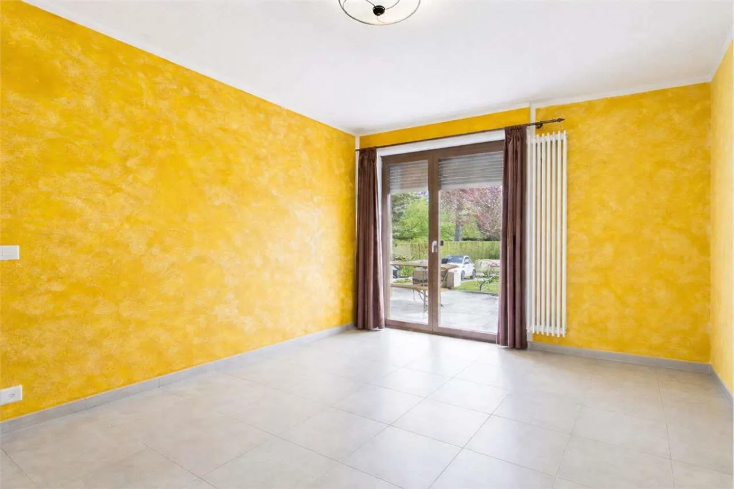 Caslano: Spacious 4.5 Room House with Garden - Photo 8 of 13
