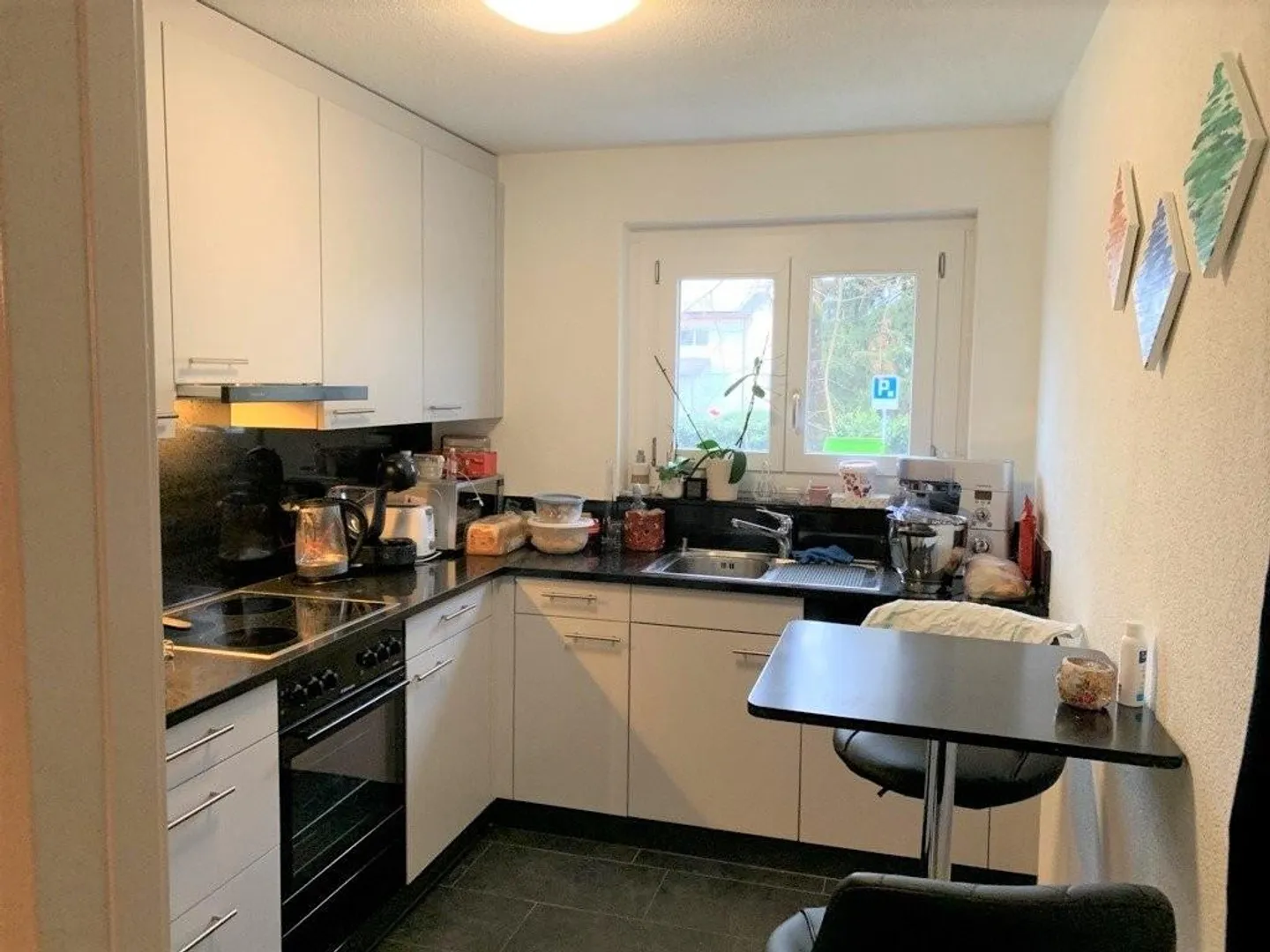 Modern apartment with large balcony seeks new tenants - Photo 2 of 9