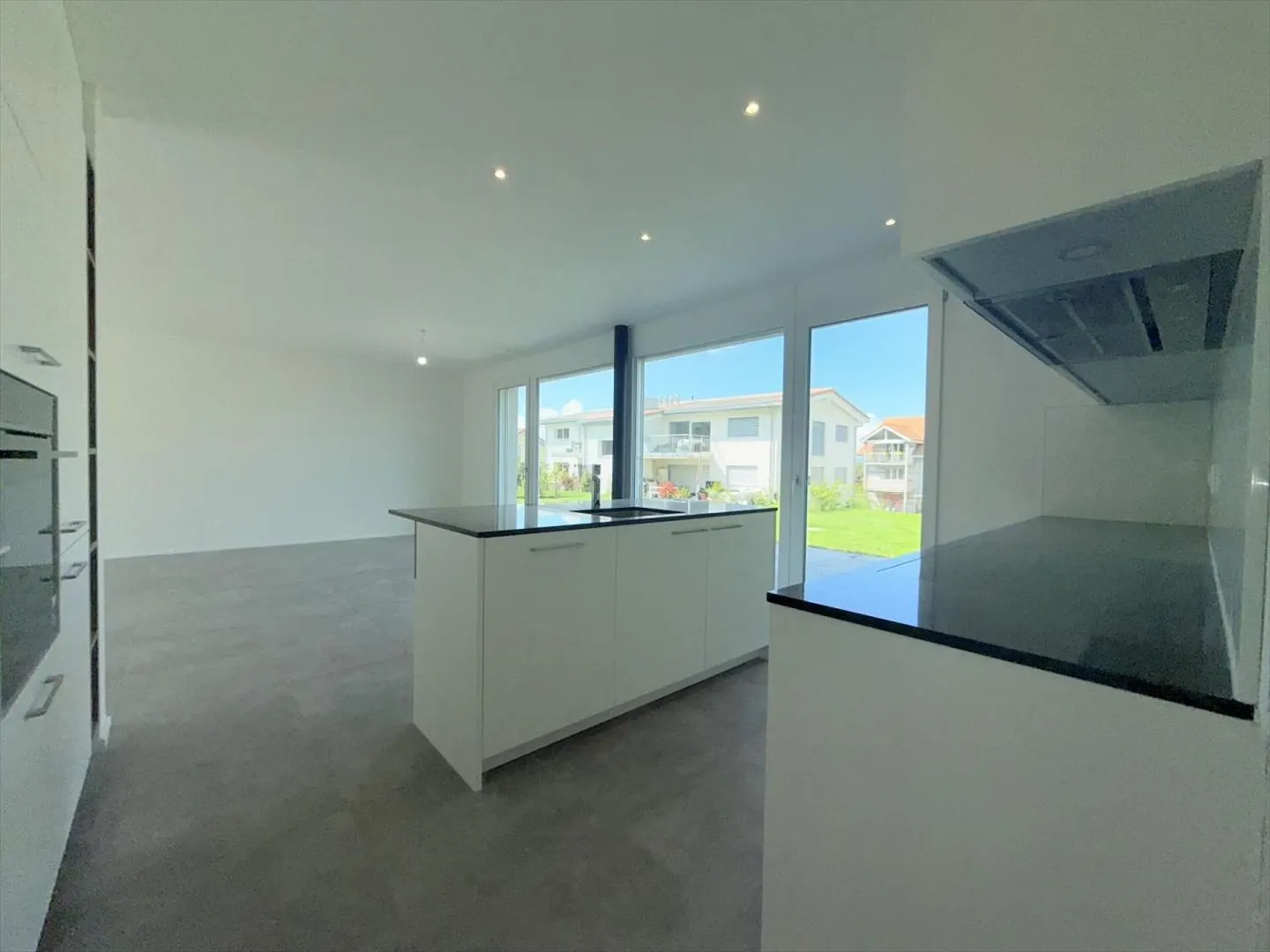 Row house for sale - Photo 7 of 13