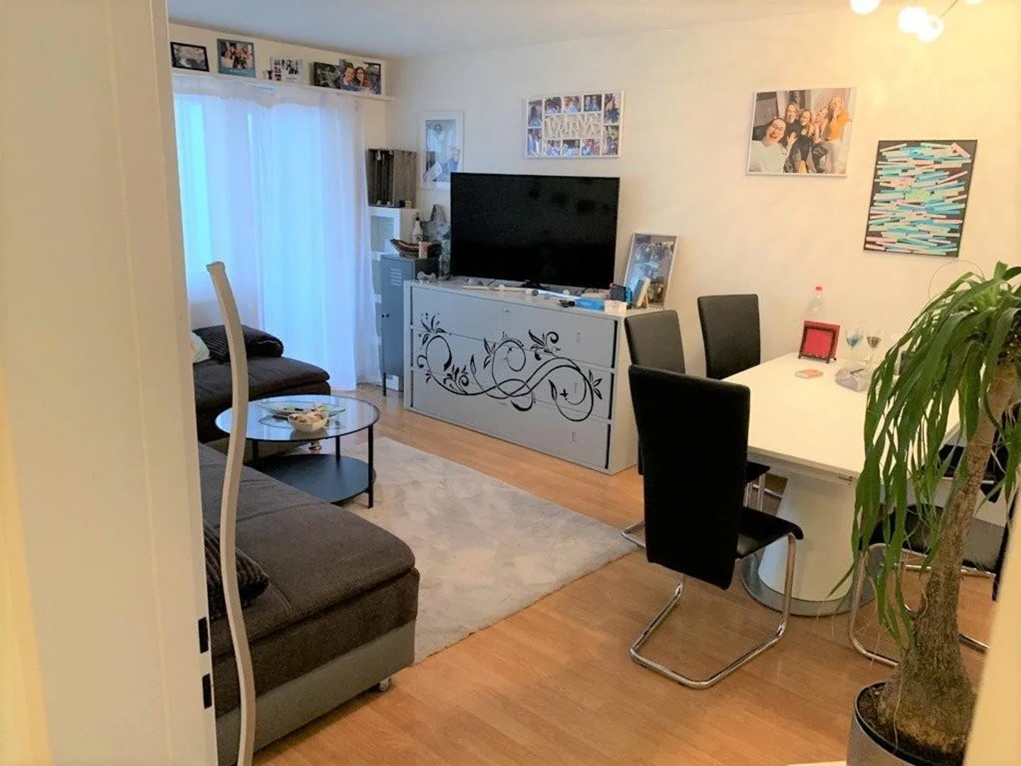 Modern apartment with large balcony seeks new tenants - Photo 5 of 9