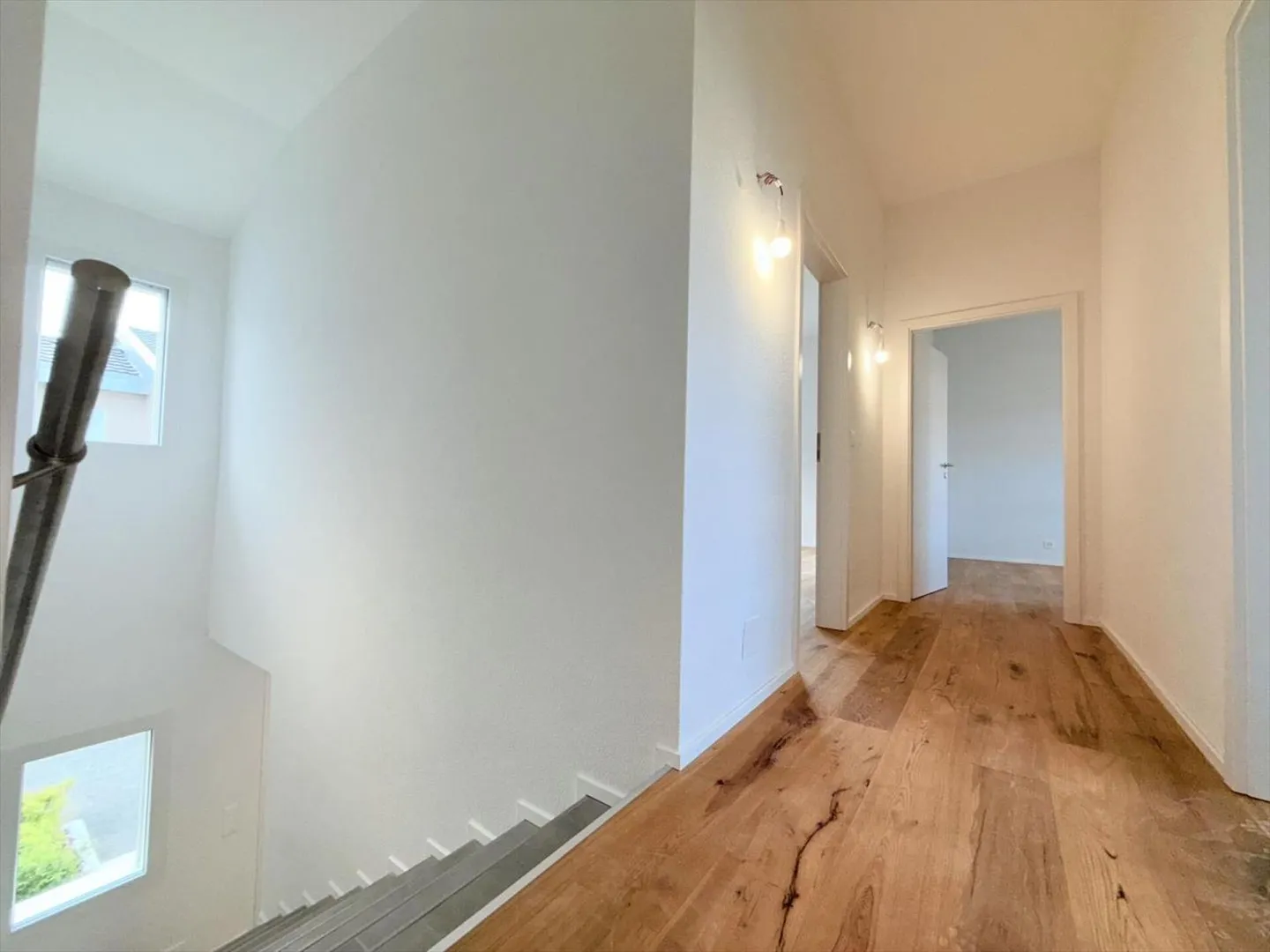 Row house for sale - Photo 8 of 13