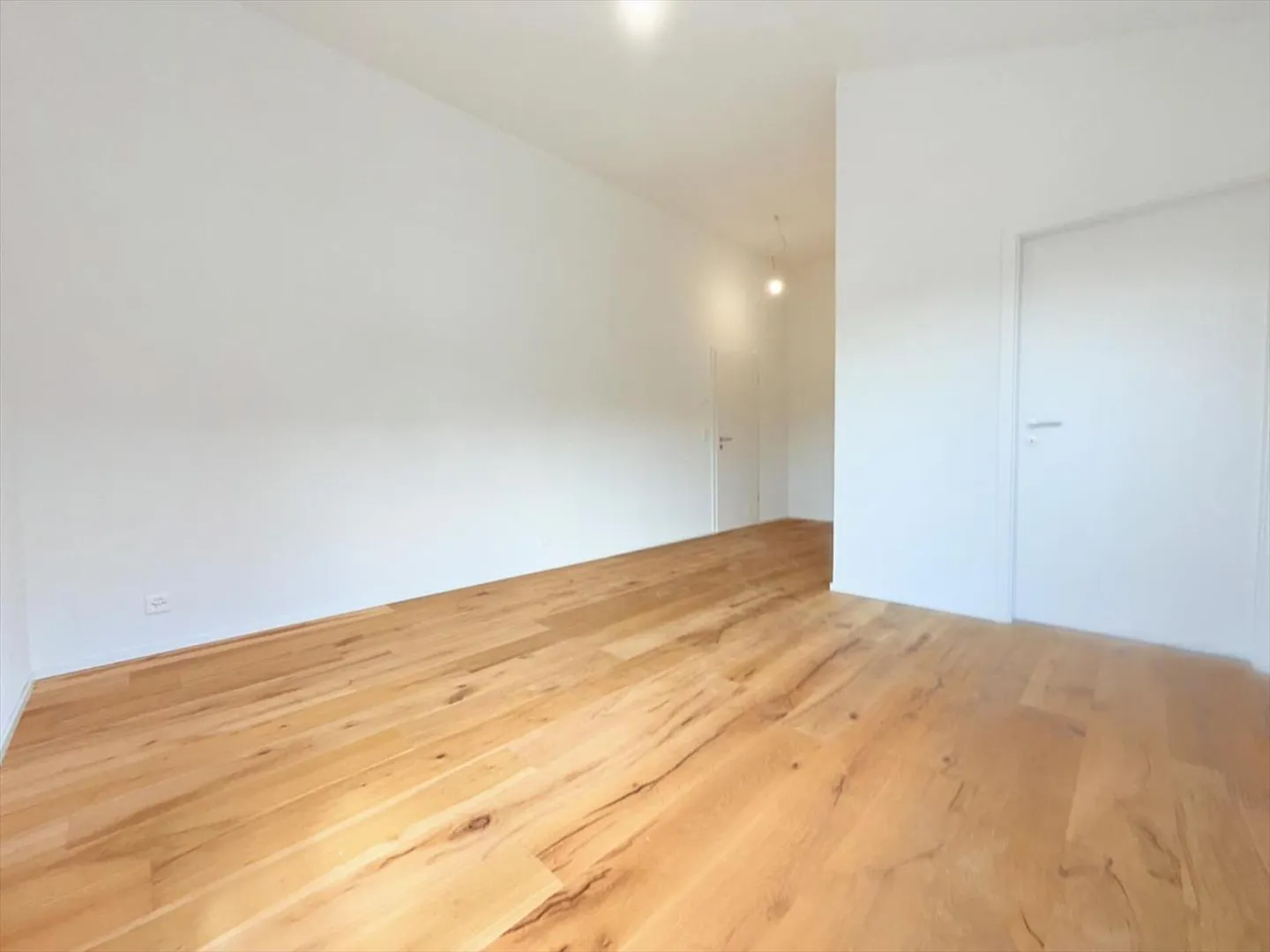 Row house for sale - Photo 10 of 13