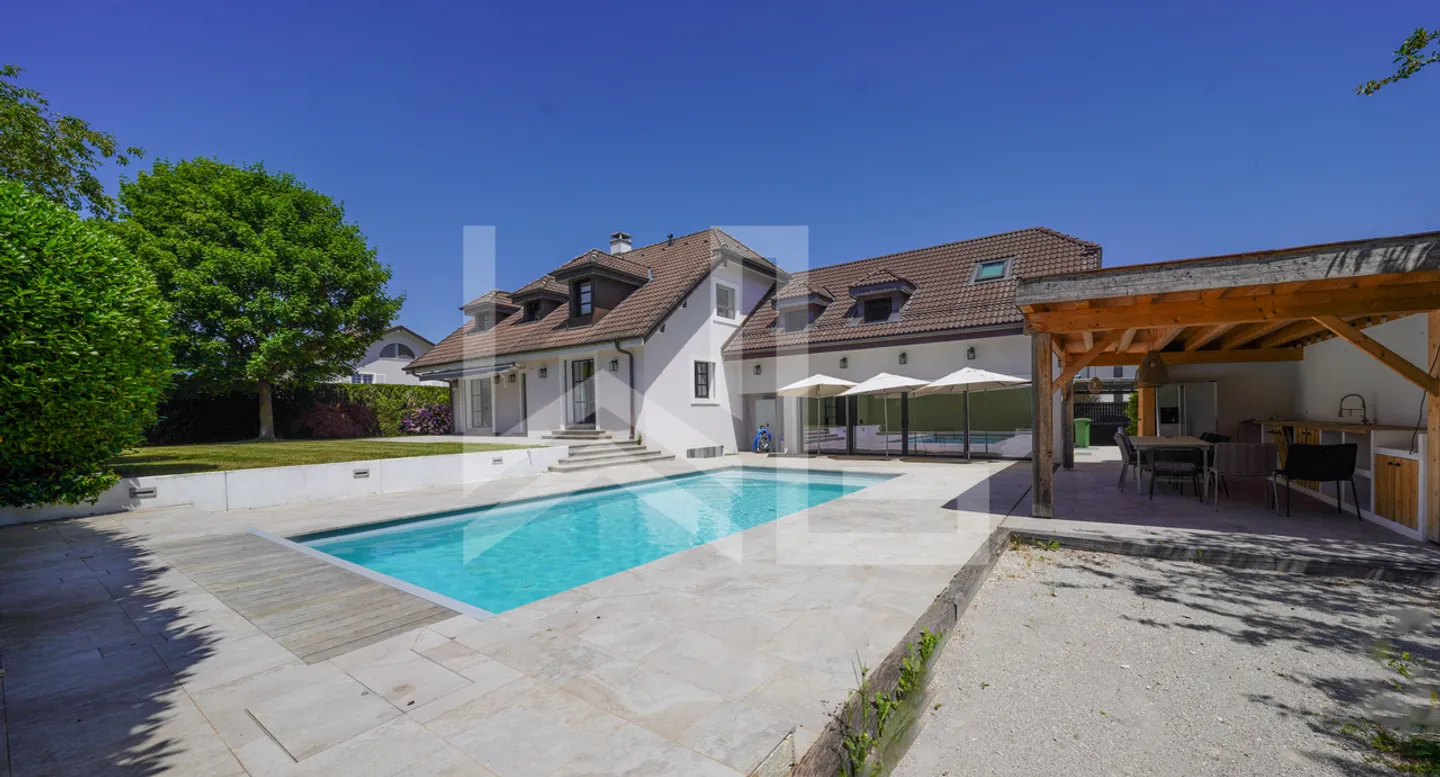 Villa di Charme con piscina a due passi dal lago - Foto 2 di 11