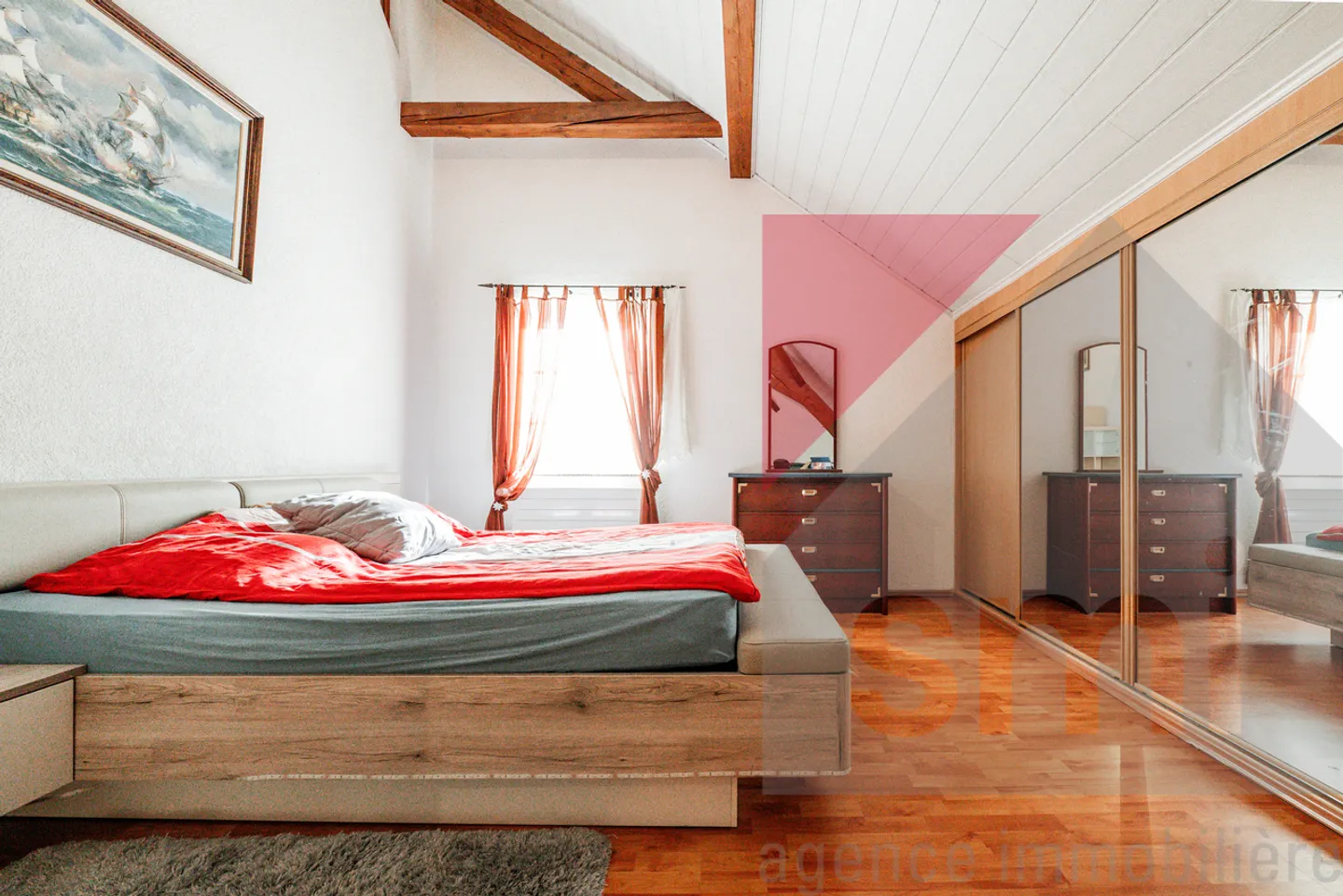 Small building with three renovated apartments and rental yield - Photo 4 of 23