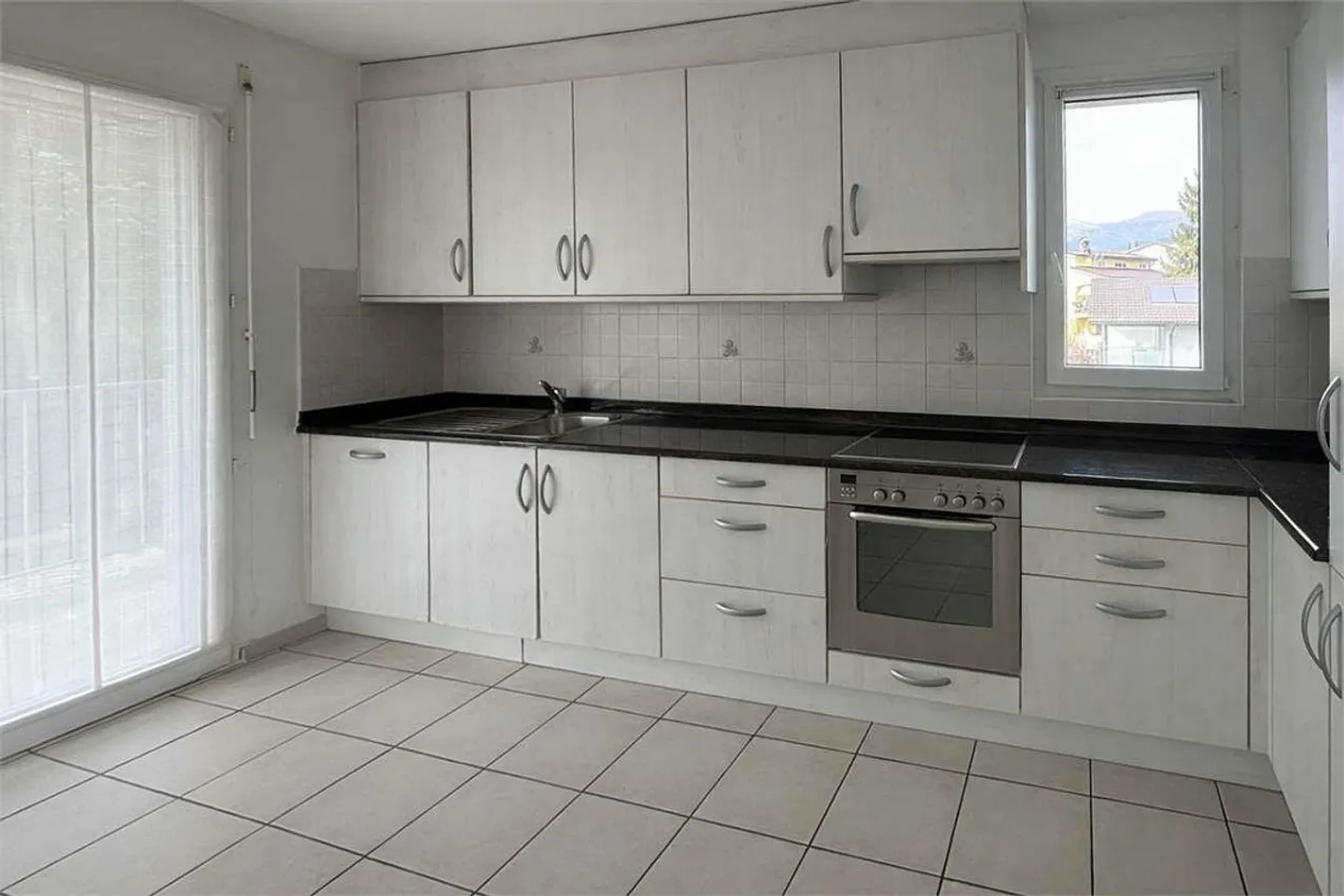 Comfortable and Spacious Apartment with Terrace and View - Photo 5 of 13