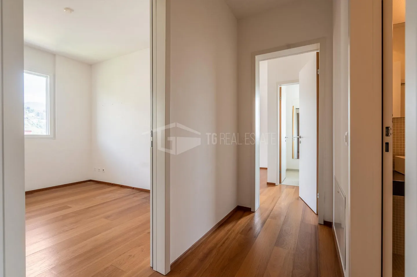 RENOVATED ATTIC NEAR USI - Photo 9 of 11