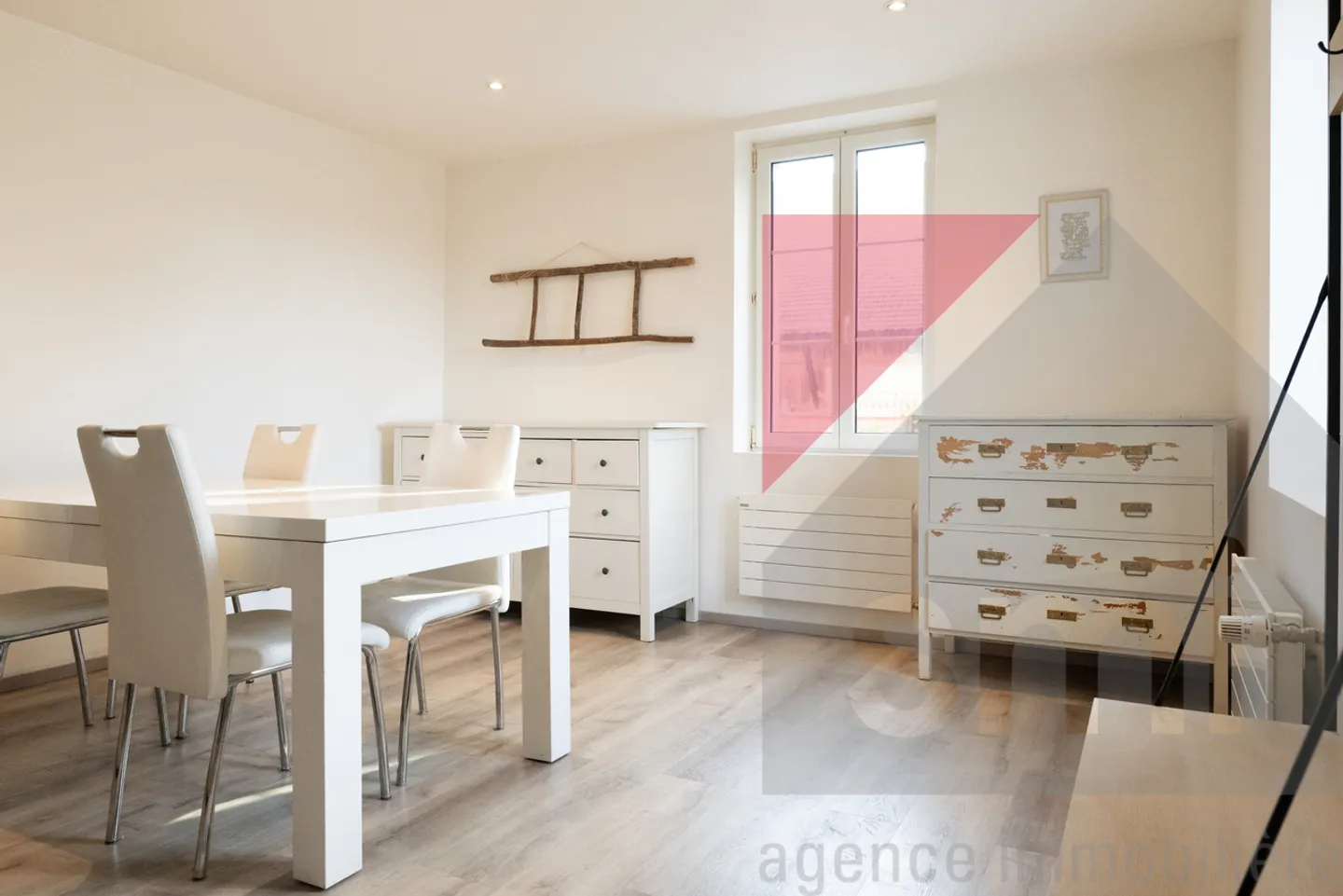 Small building with three renovated apartments and rental yield - Photo 20 of 23