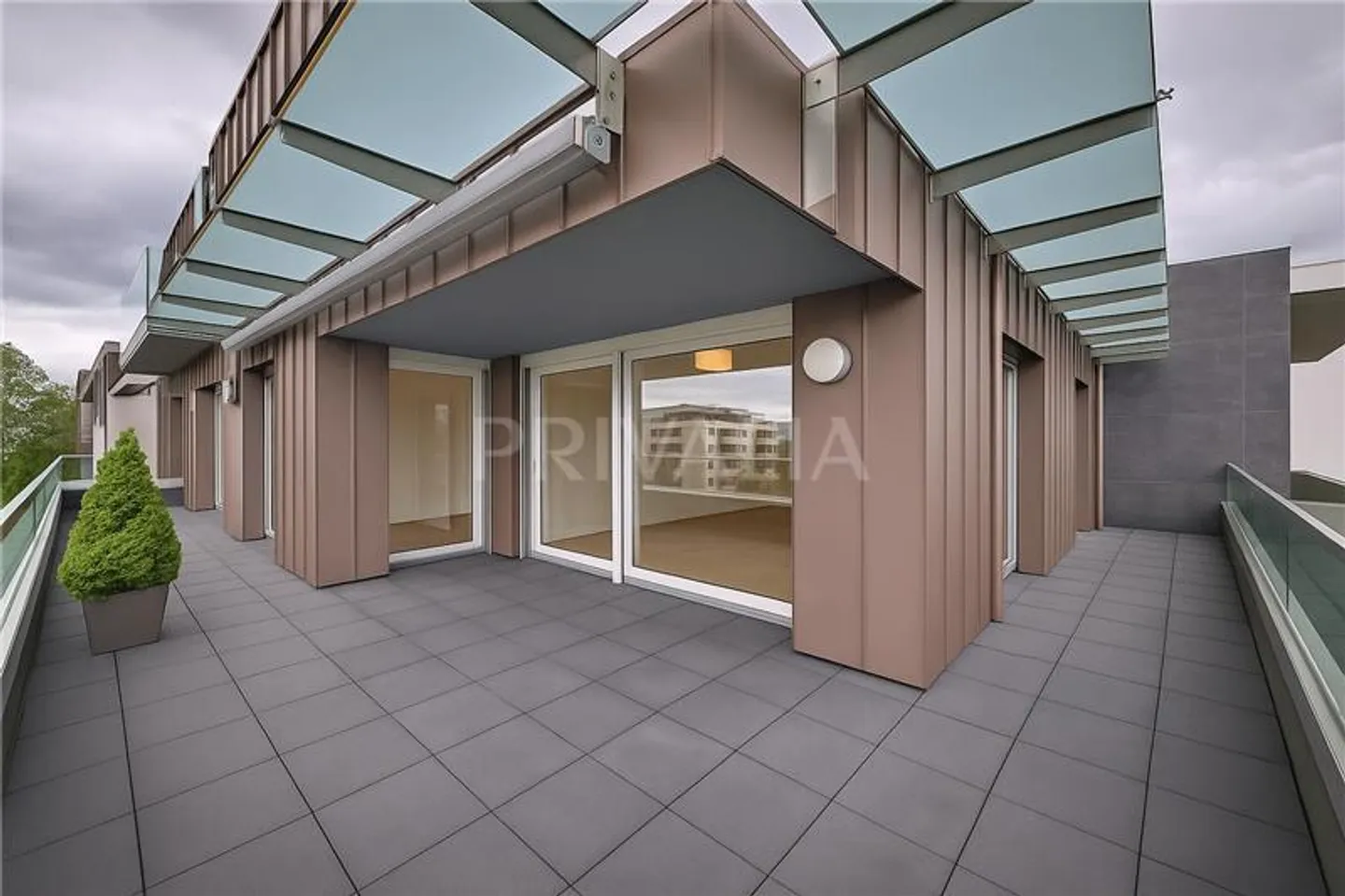 Magnifico appartamento contemporaneo con spaziosa terrazza - Foto 9 di 11