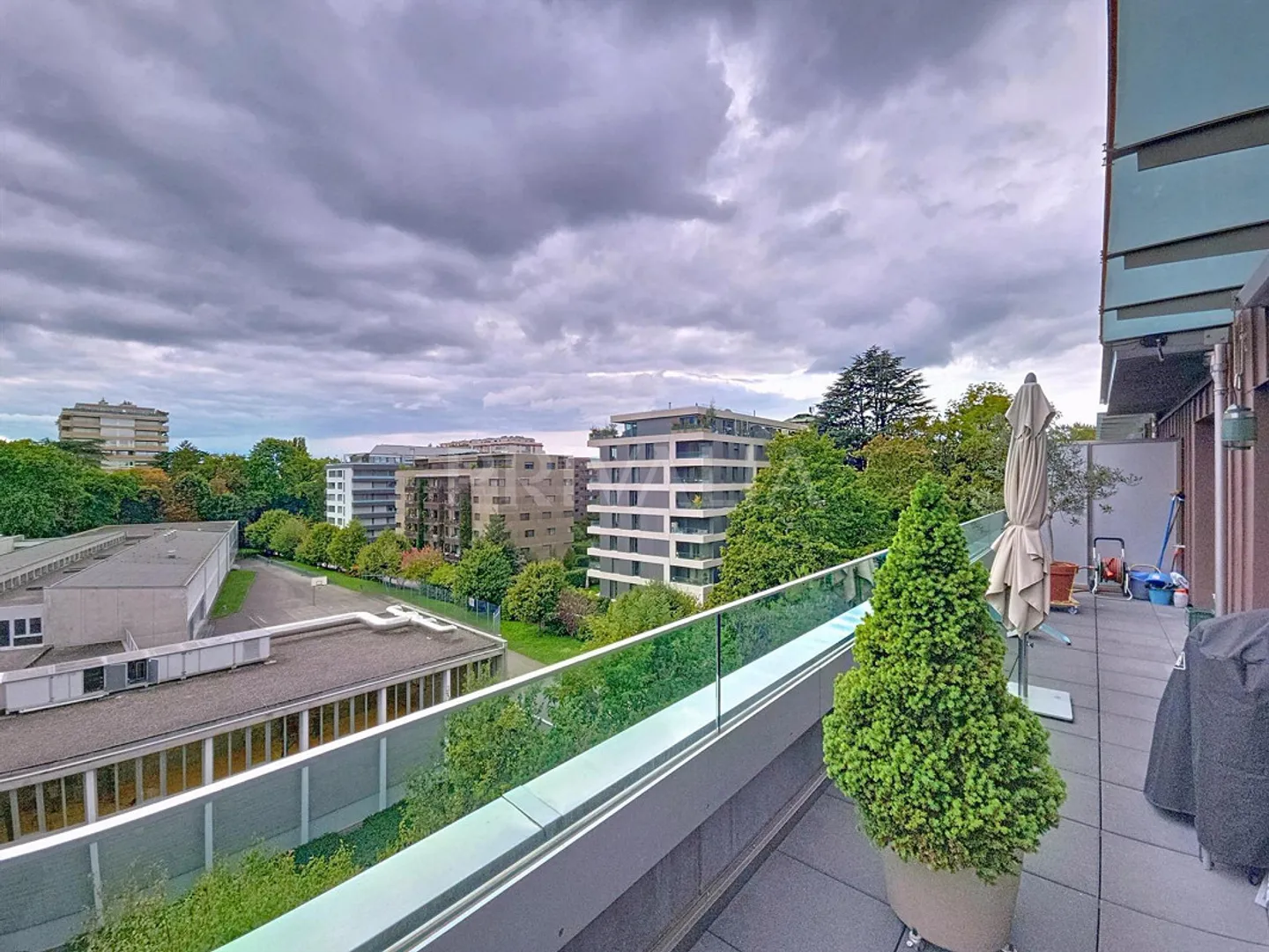 Magnifico appartamento contemporaneo con spaziosa terrazza - Foto 10 di 11