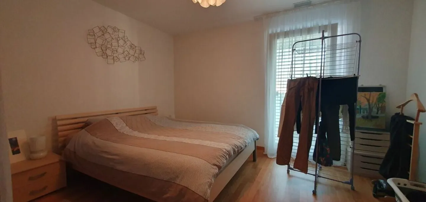 STANDING - 2.5 rooms on the 1st floor with parking space and swimming pool - Photo 5 of 7